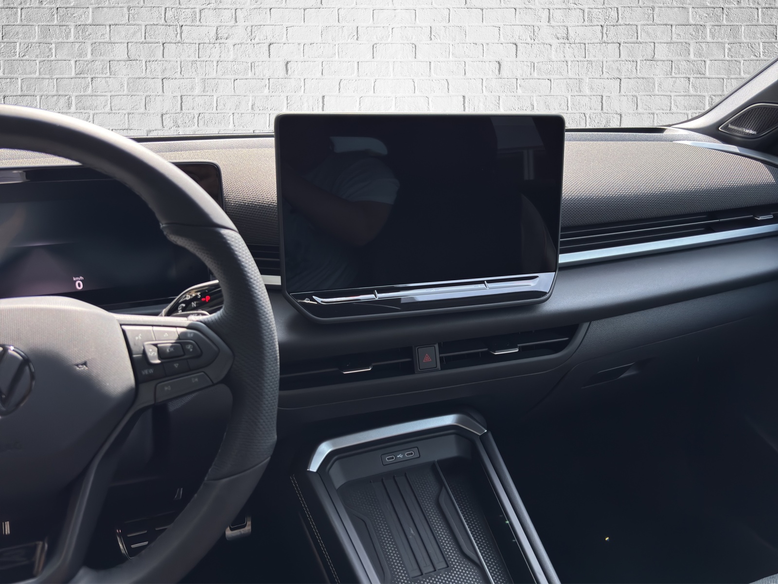 VW T-Roc 1.5 eTSI mHEV R-Line DSG-image-12