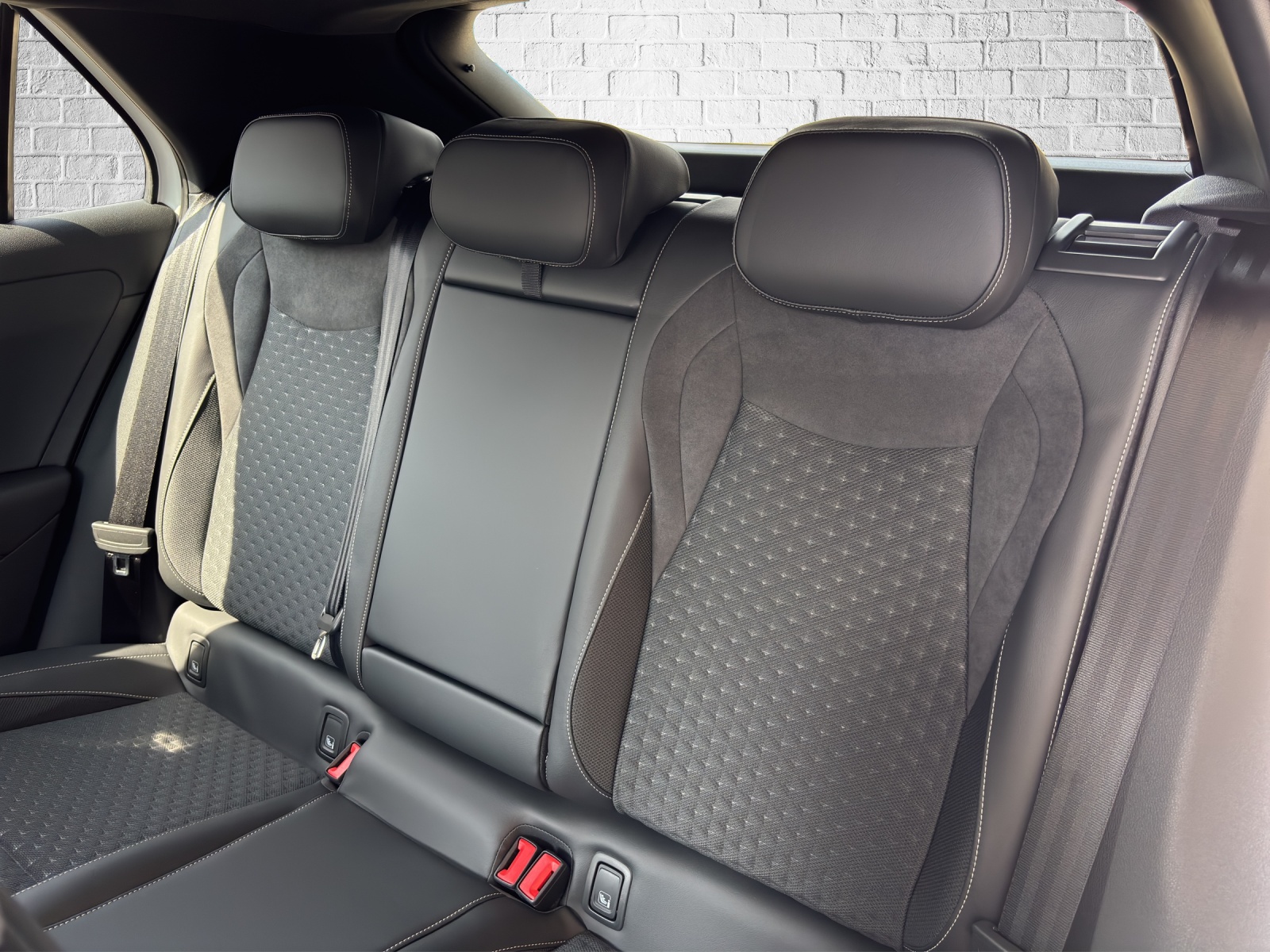 VW T-Roc 1.5 eTSI mHEV R-Line DSG-image-16
