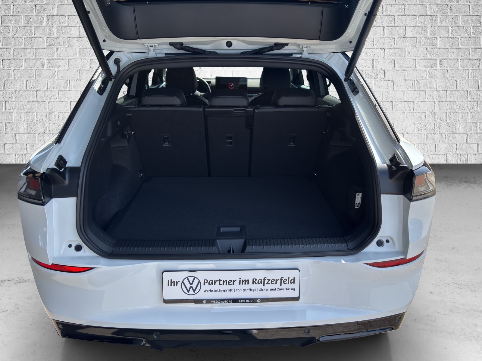 VW T-Roc 1.5 eTSI mHEV R-Line DSG-image-17