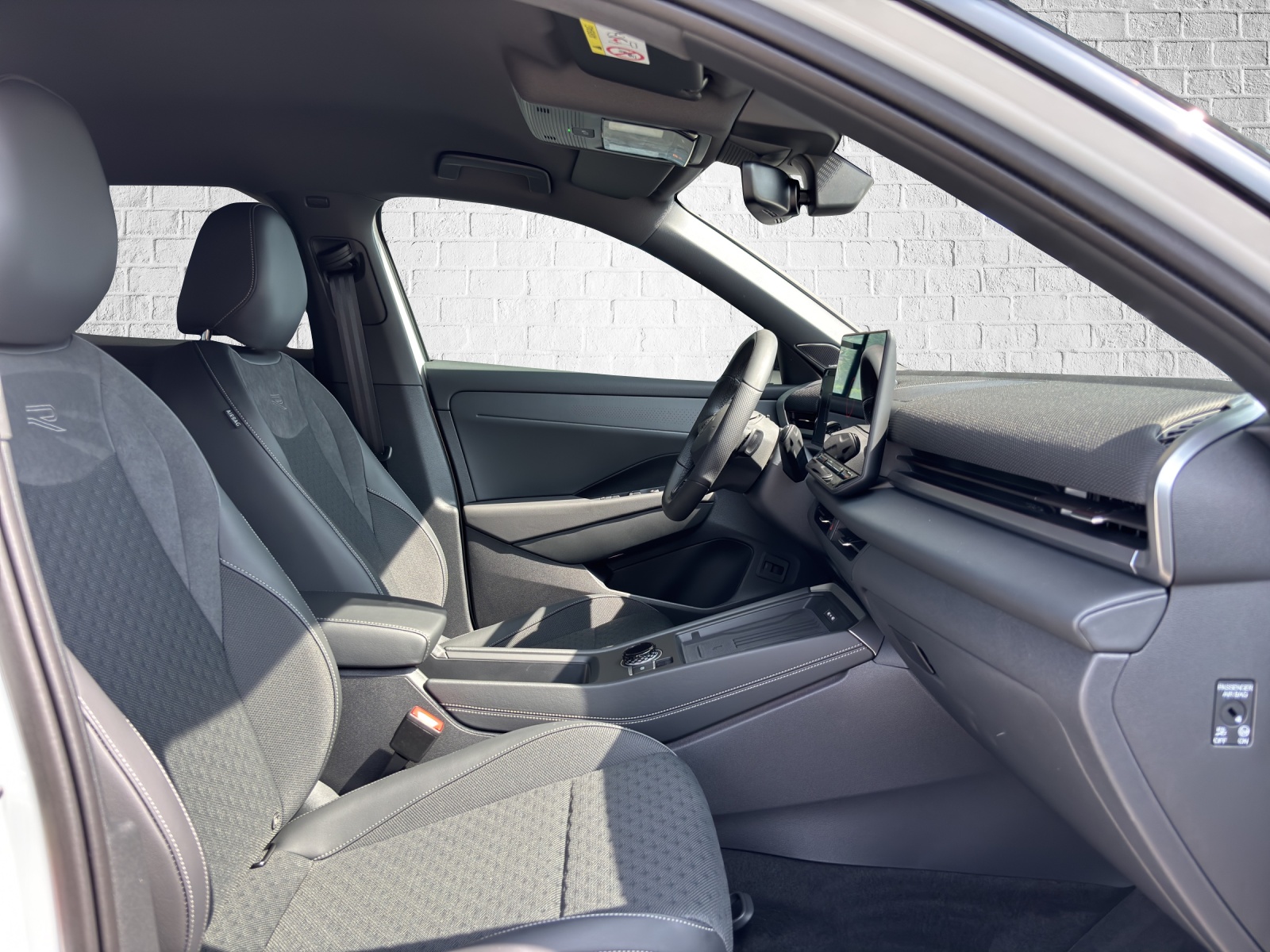 VW T-Roc 1.5 eTSI mHEV R-Line DSG-image-14