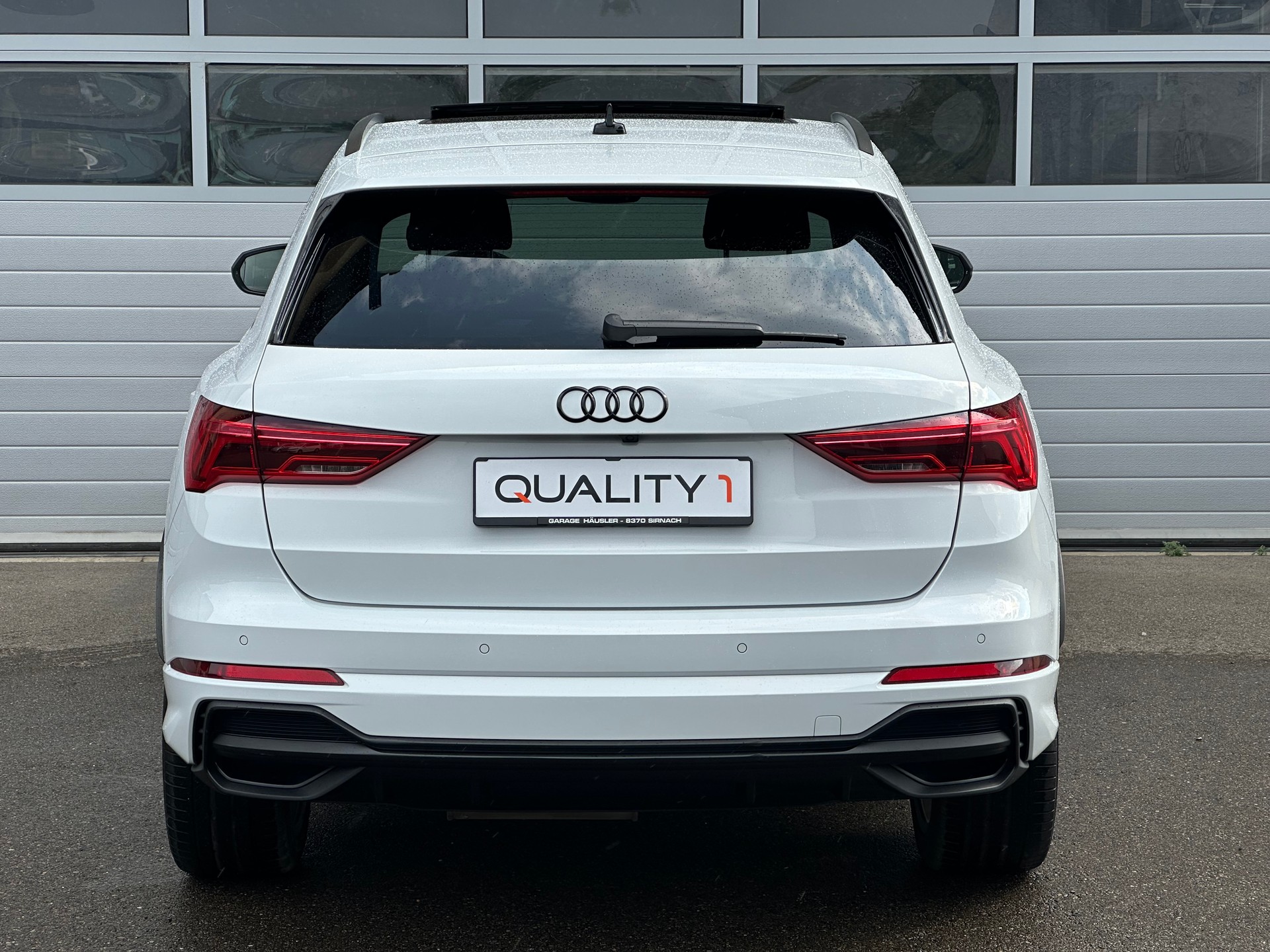 AUDI Q3 35 TDI S line S-tronic-image-4