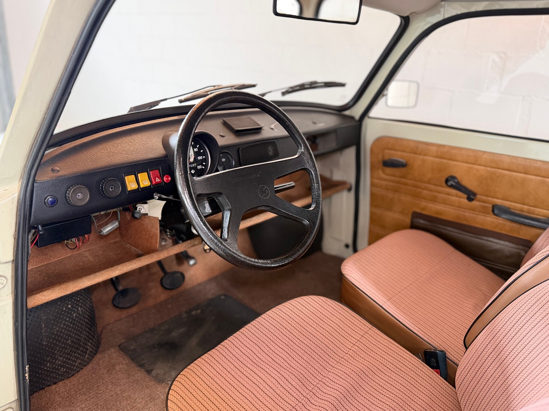 TRABANT 601 S-image-7