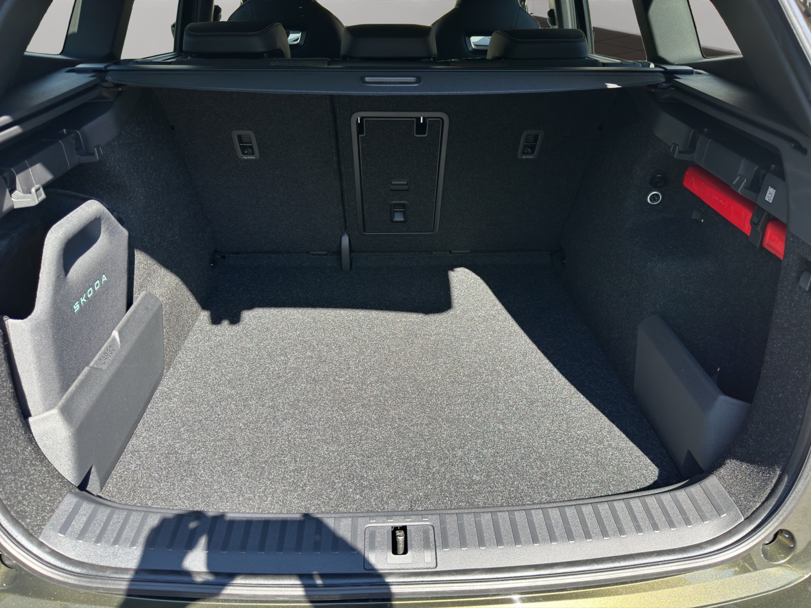SKODA Enyaq 4x4 RS-image-16