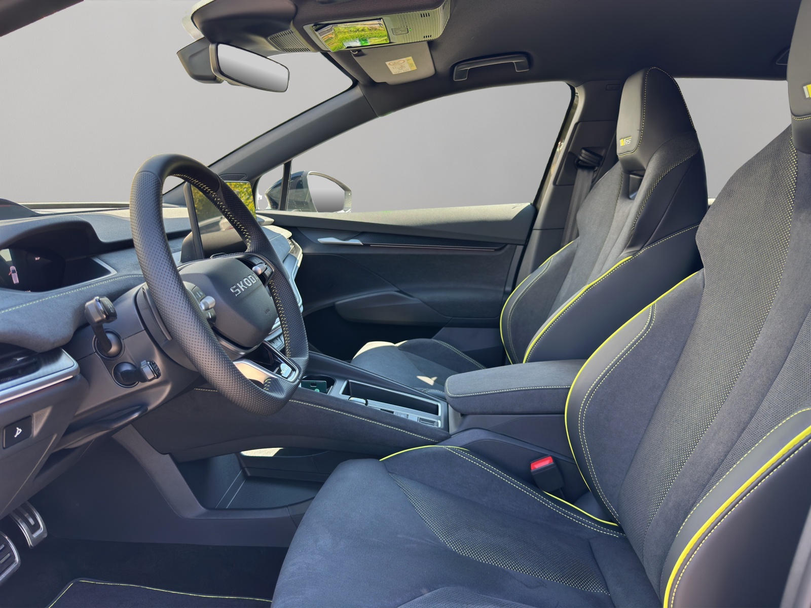 SKODA Enyaq 4x4 RS-image-8