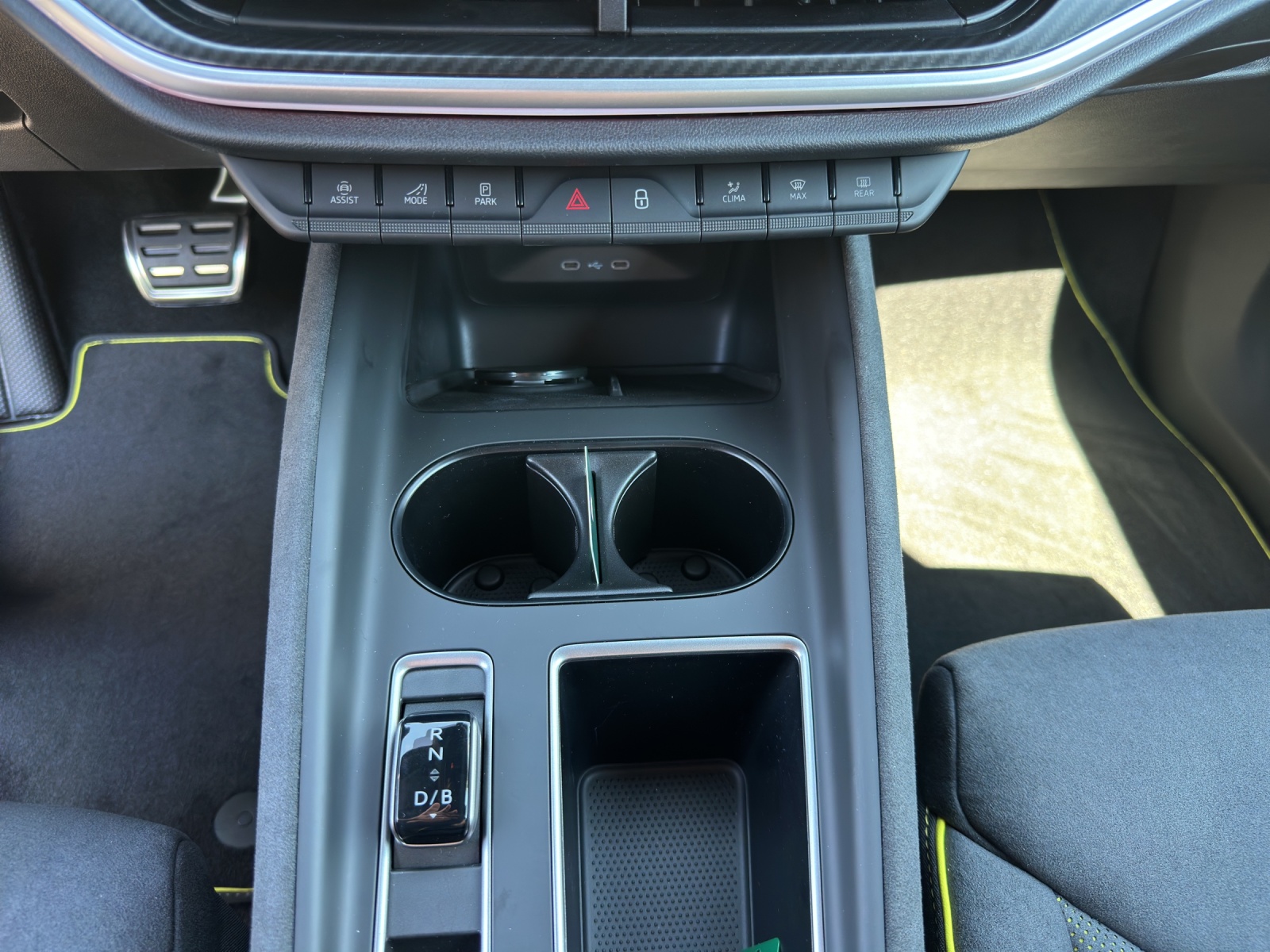 SKODA Enyaq 4x4 RS-image-12