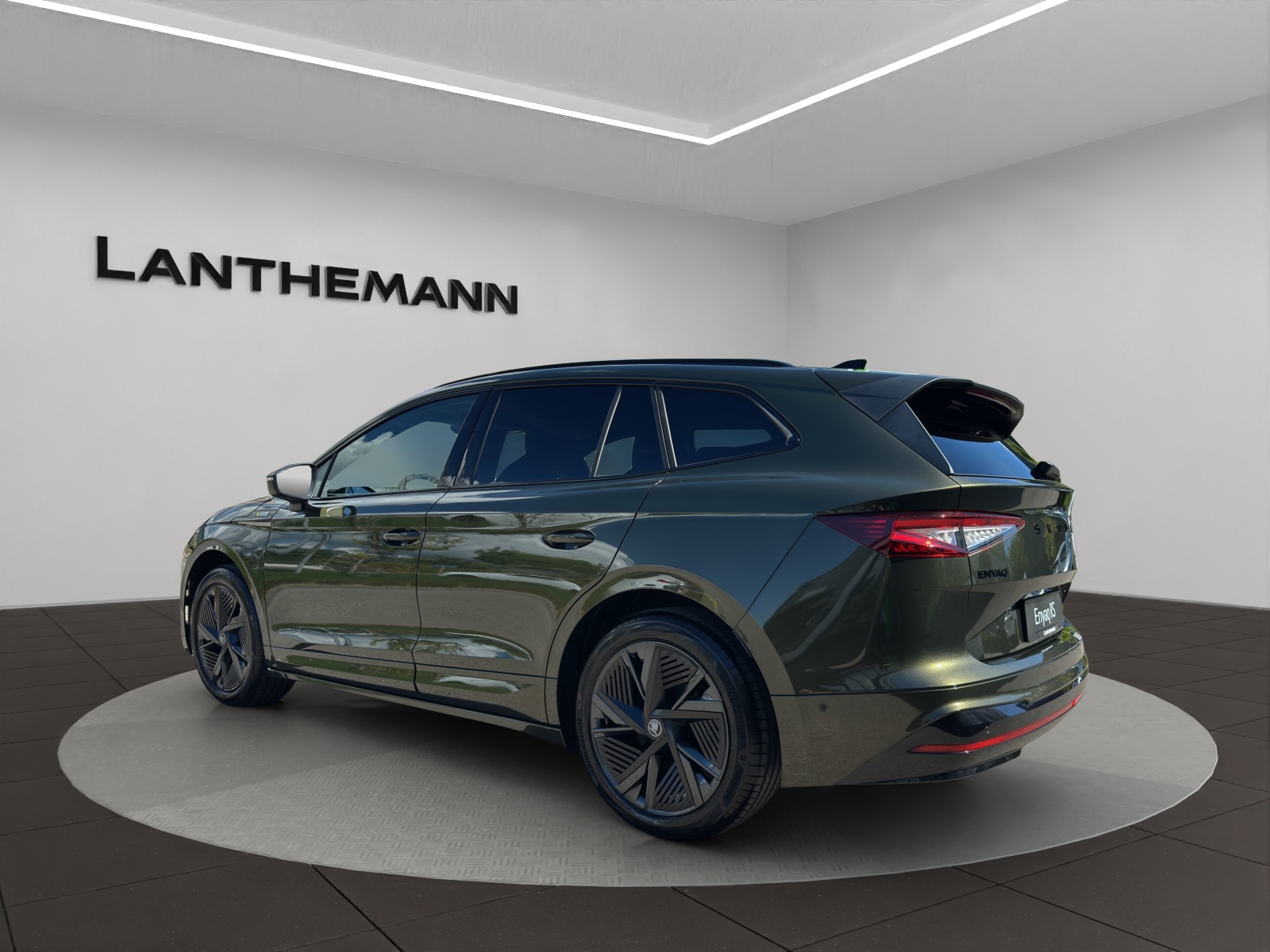 SKODA Enyaq 4x4 RS-image-2