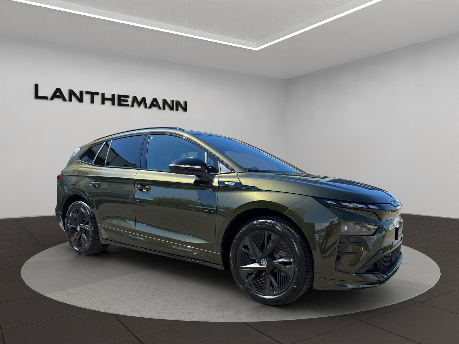 SKODA Enyaq 4x4 RS-image-5