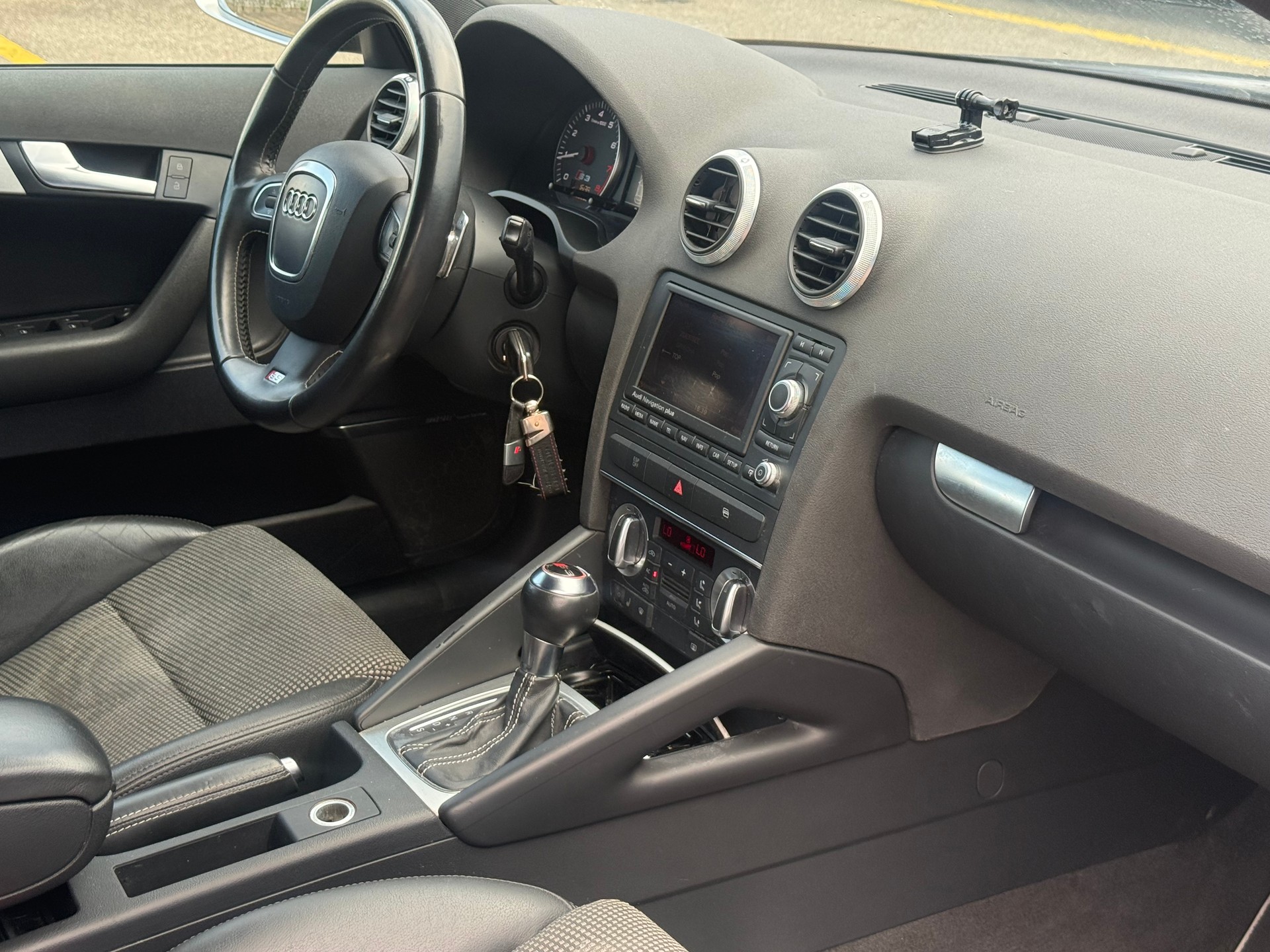 AUDI S3 Sportback 2.0 TFSI quattro S-tronic-image-4