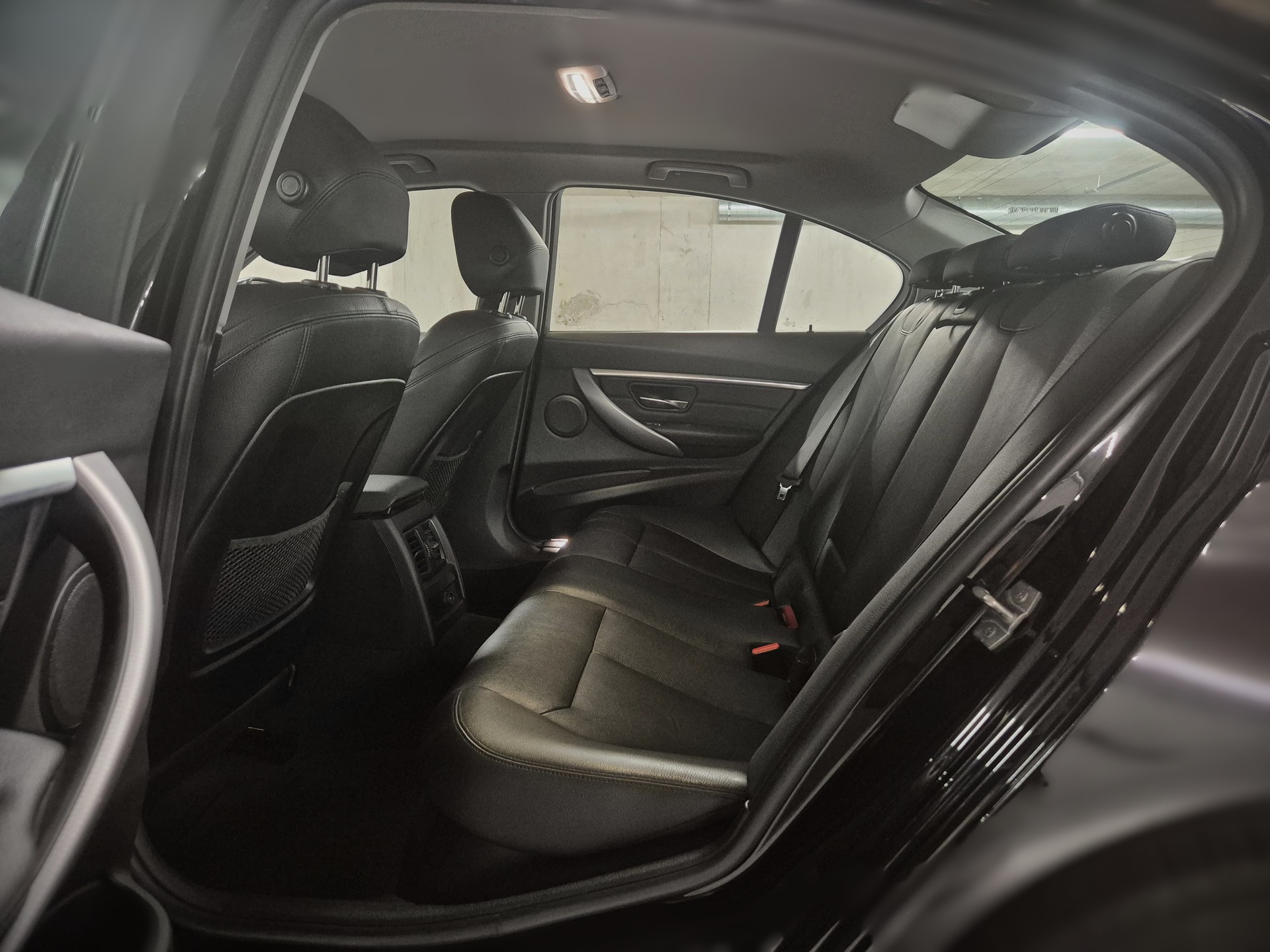 BMW 320d xDrive Edition Sport Line Steptronic-image-20