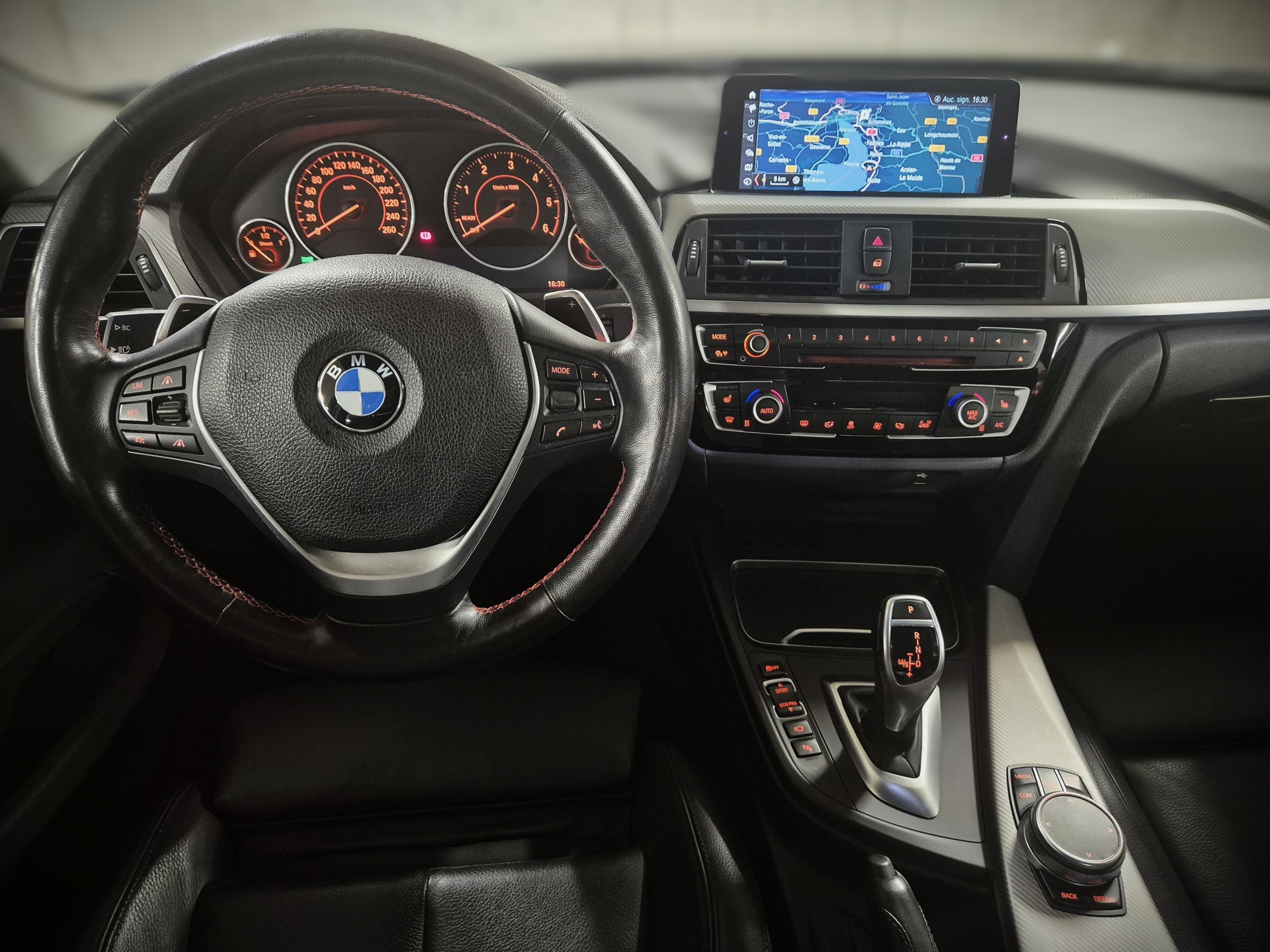 BMW 320d xDrive Edition Sport Line Steptronic-image-15