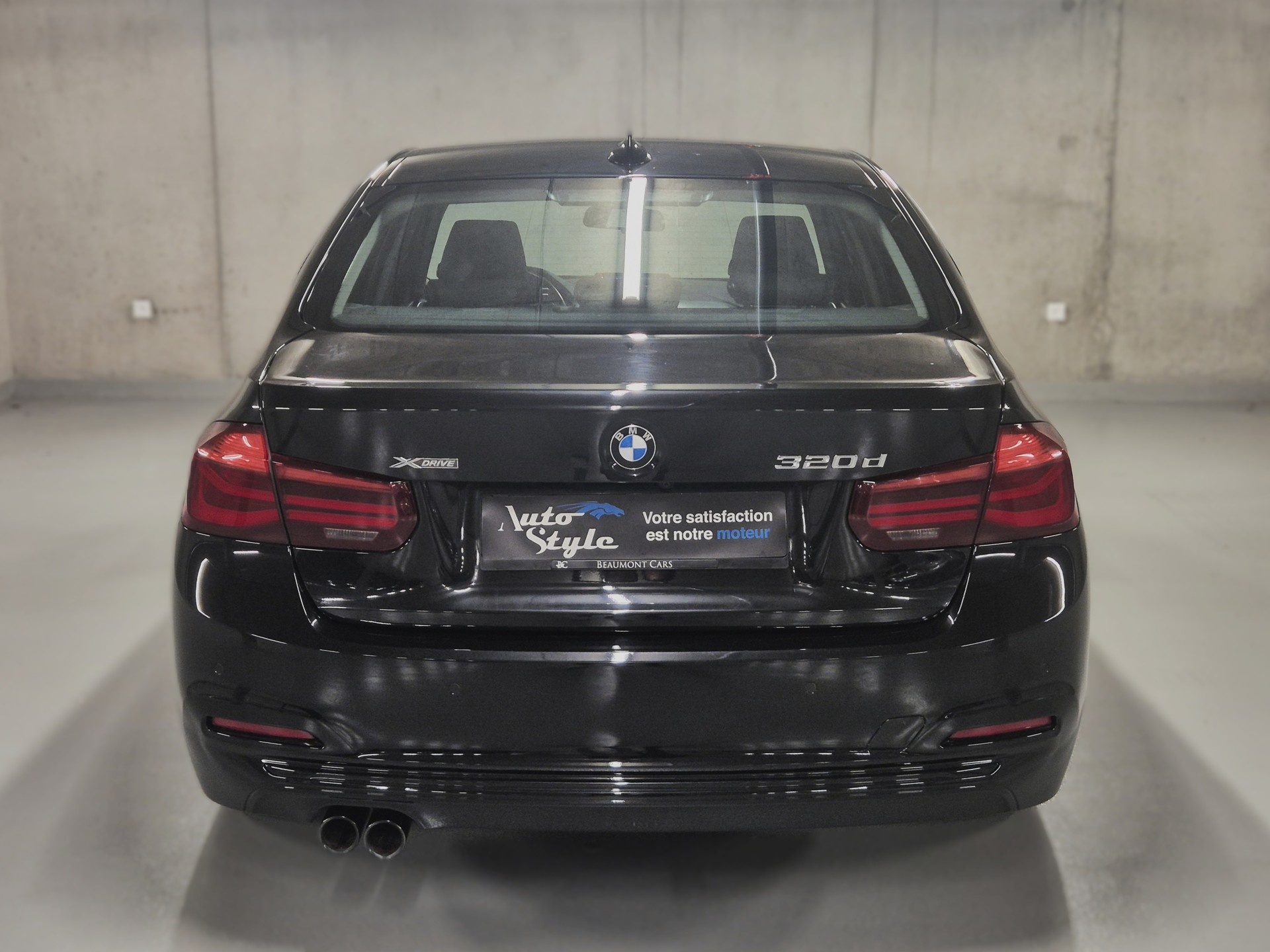 BMW 320d xDrive Edition Sport Line Steptronic-image-6