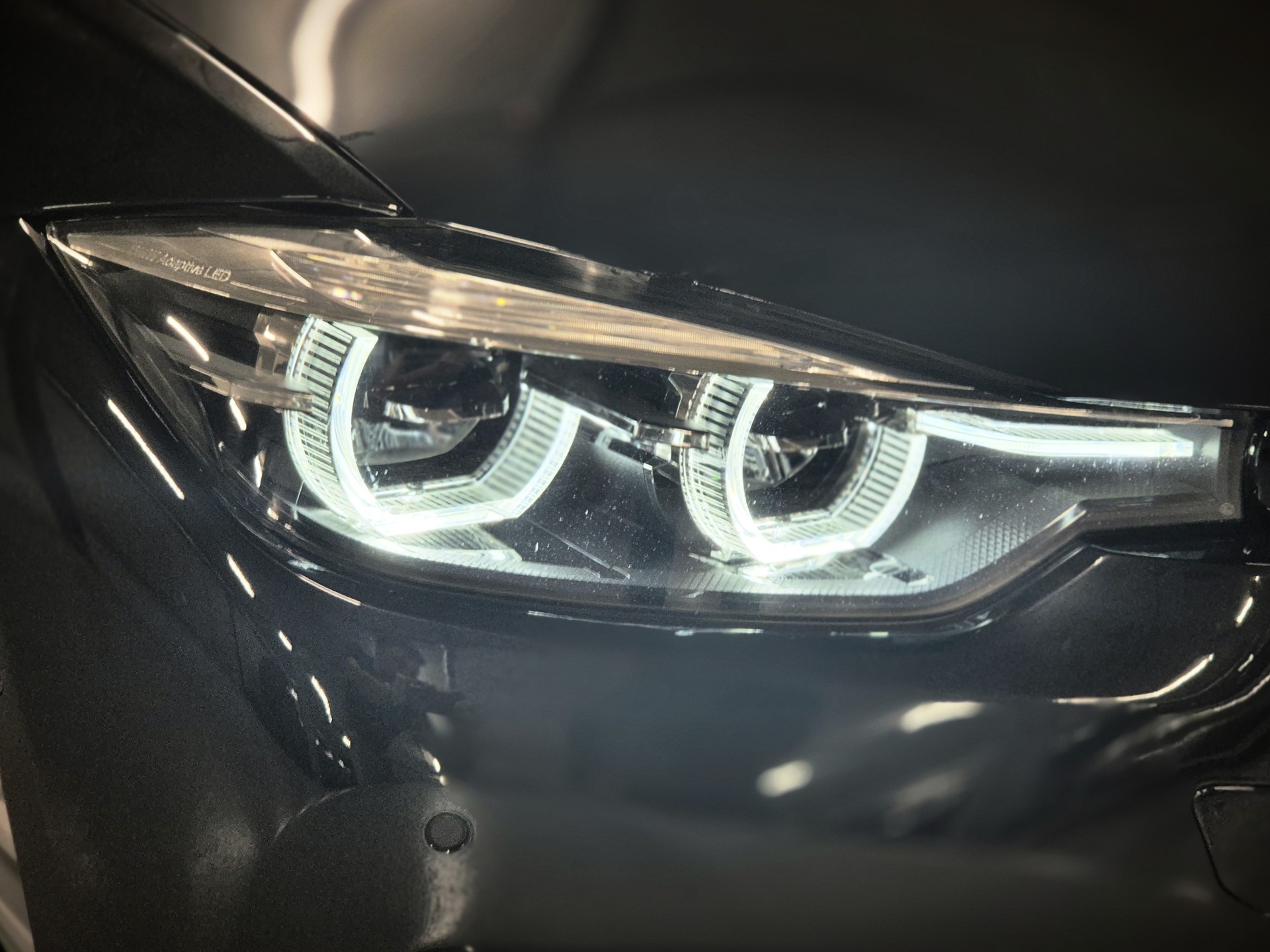 BMW 320d xDrive Edition Sport Line Steptronic-image-1