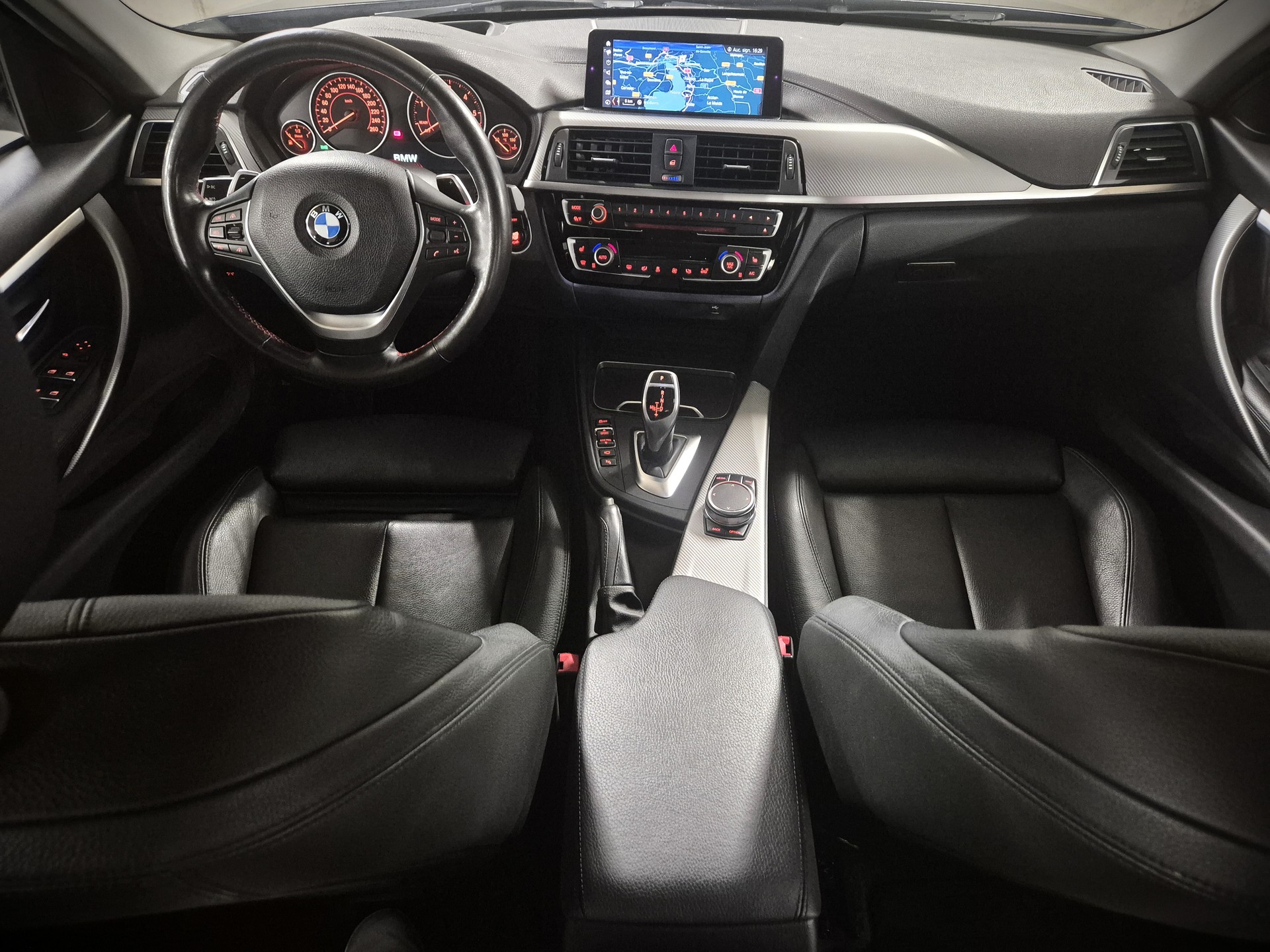 BMW 320d xDrive Edition Sport Line Steptronic-image-13