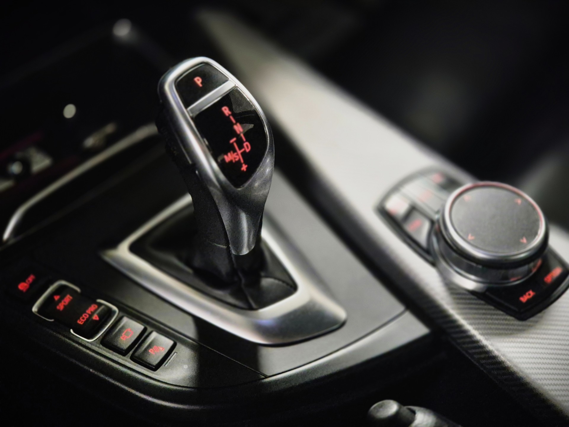 BMW 320d xDrive Edition Sport Line Steptronic-image-14
