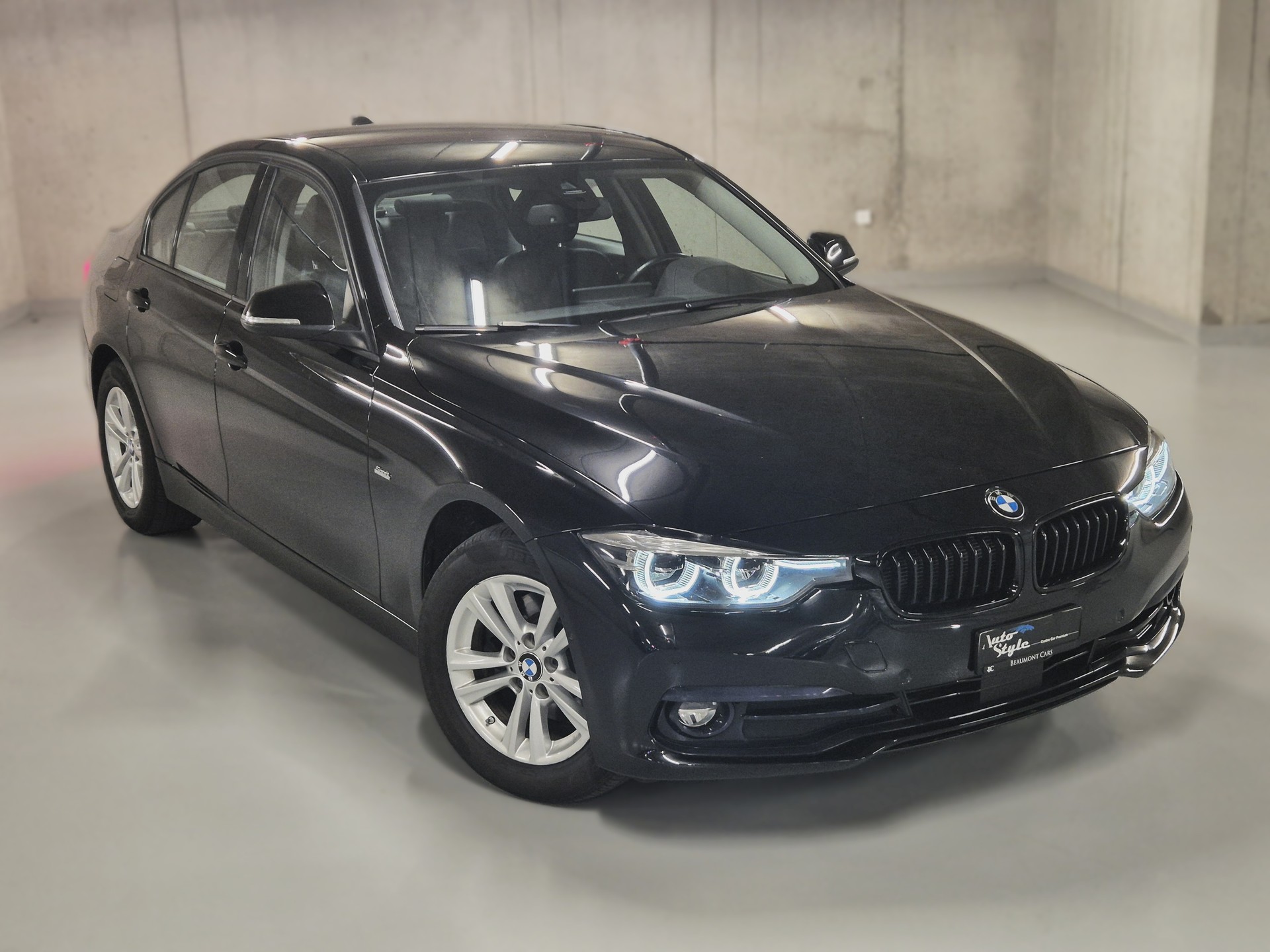 BMW 320d xDrive Edition Sport Line Steptronic-image-0