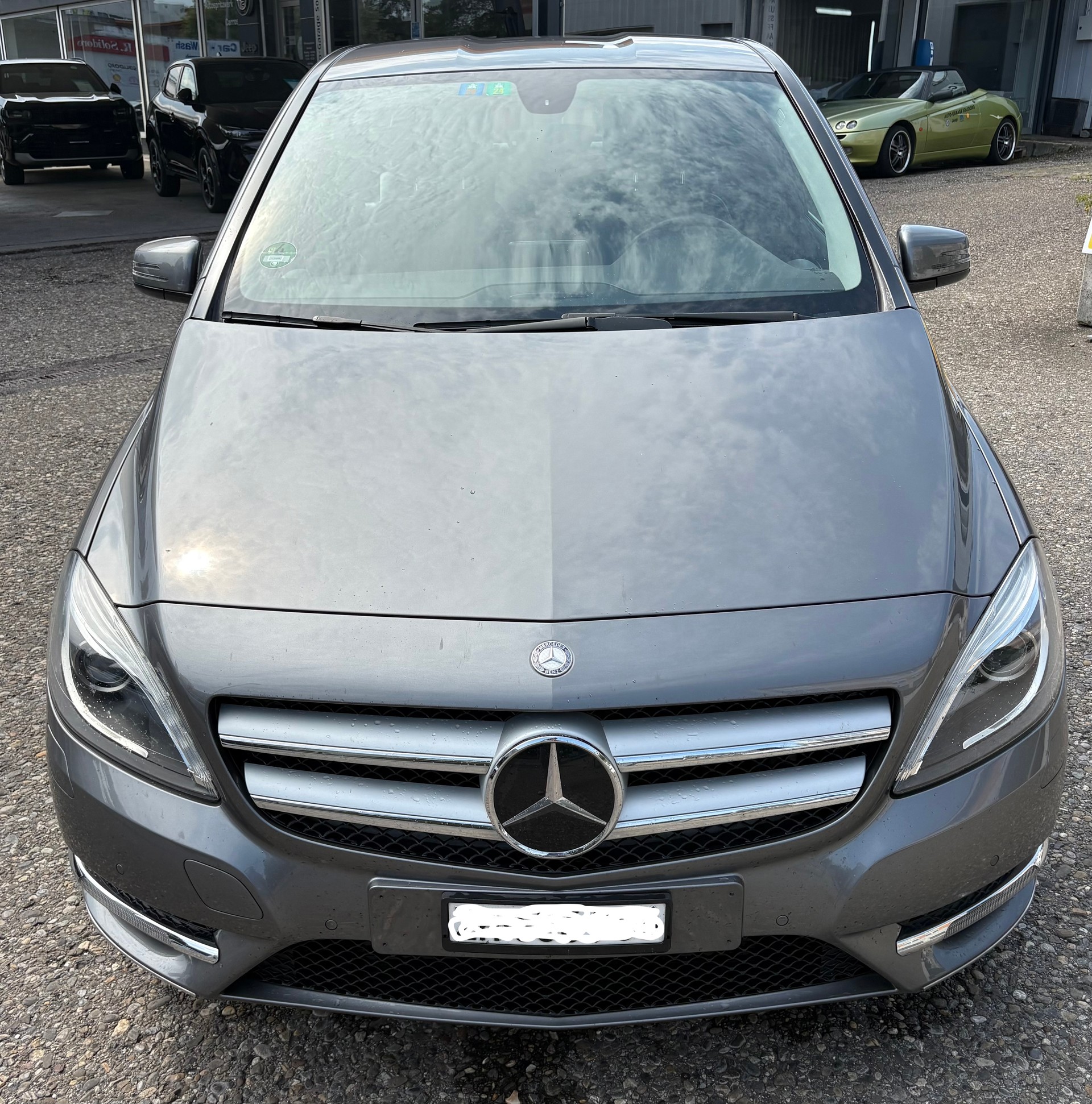 MERCEDES-BENZ B 180-image-1
