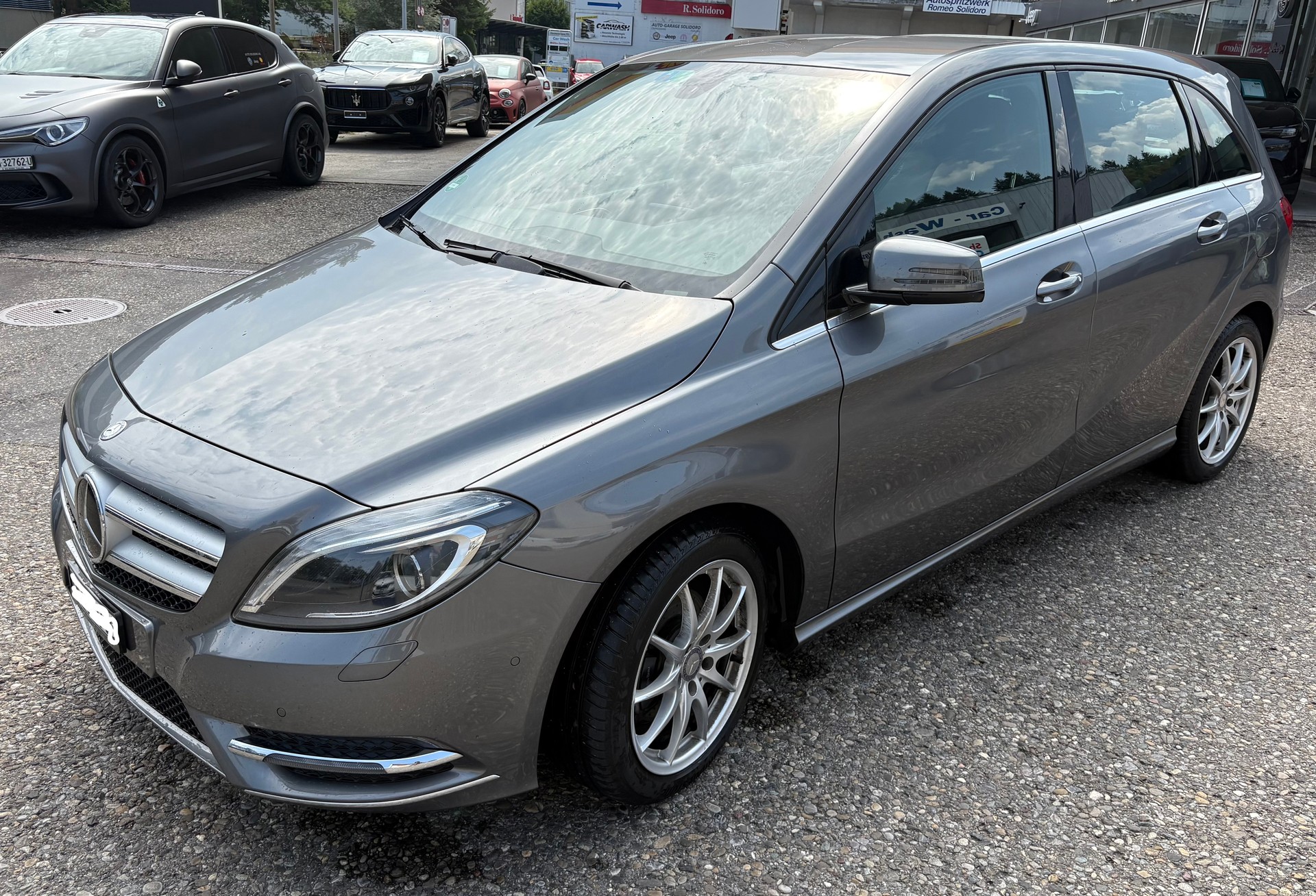 MERCEDES-BENZ B 180-image-0