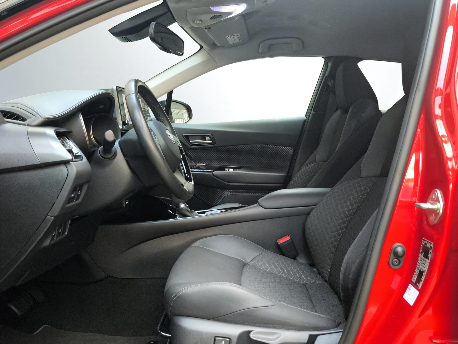 TOYOTA C-HR 1.8 VVTi HSD Trend-image-4