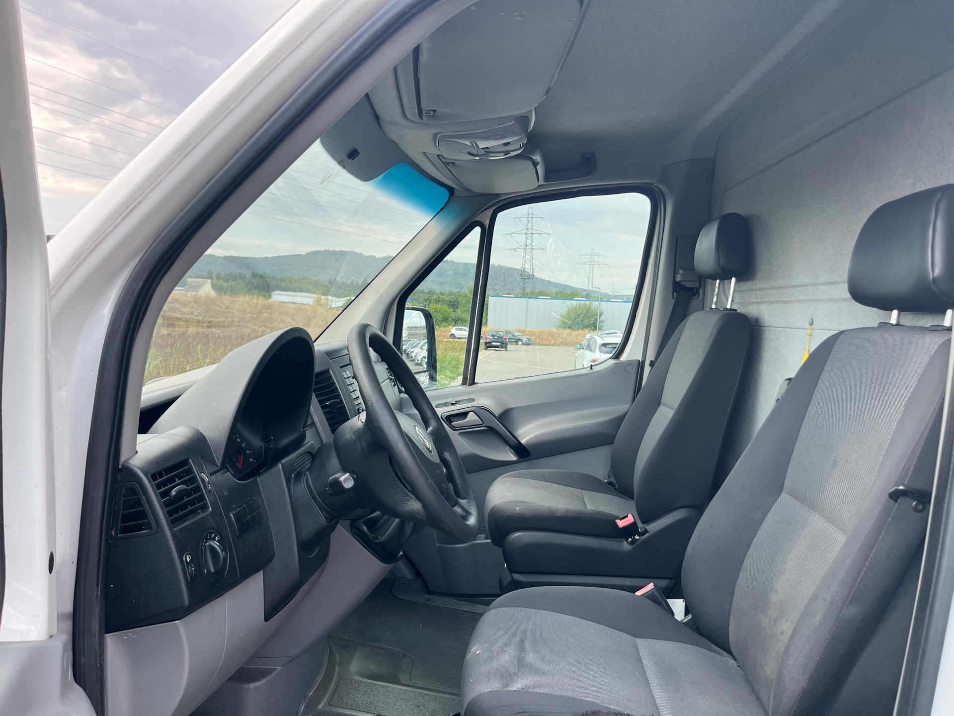 VW Crafter 35 2.0 TDI CR-image-11