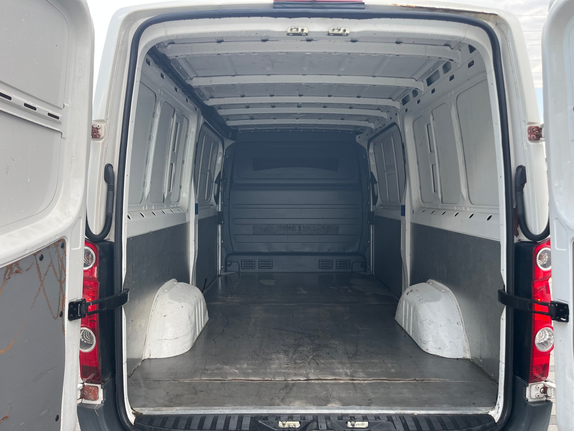 VW Crafter 35 2.0 TDI CR-image-10