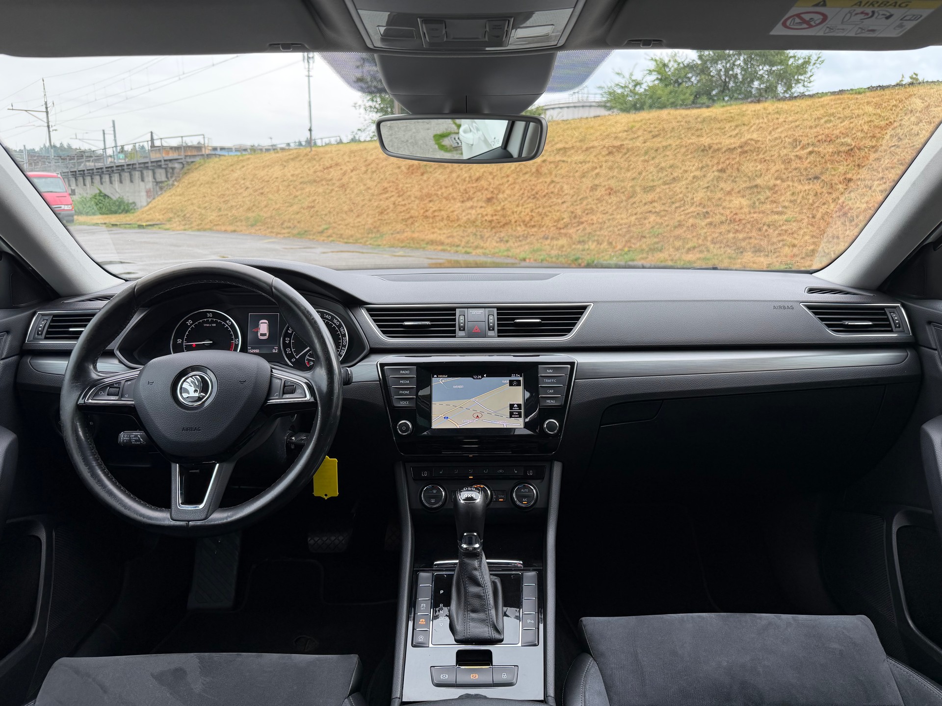 SKODA Superb Combi 2.0 TDi Ambition 4x4 DSG-image-11