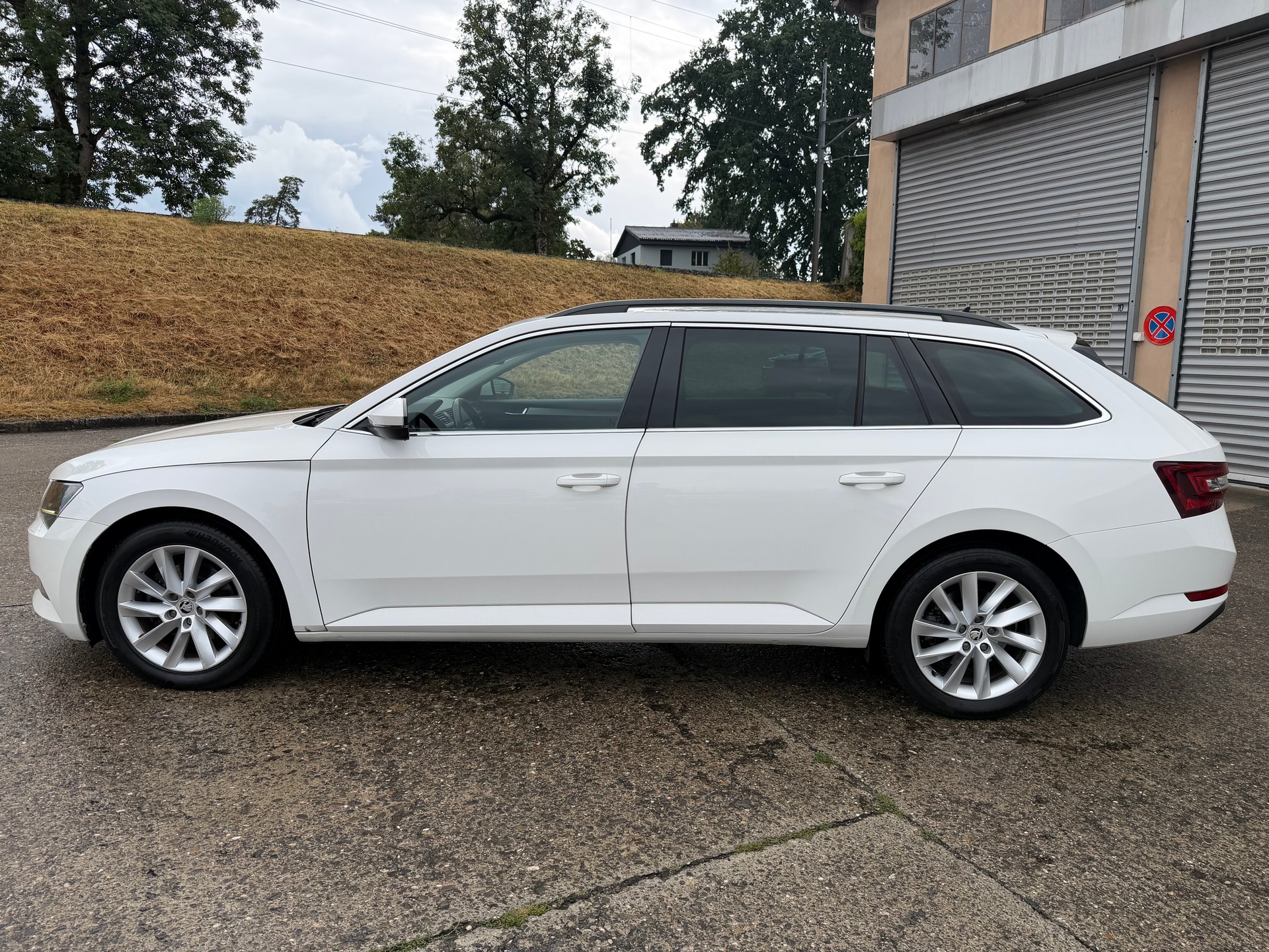 SKODA Superb Combi 2.0 TDi Ambition 4x4 DSG-showroom-element-1