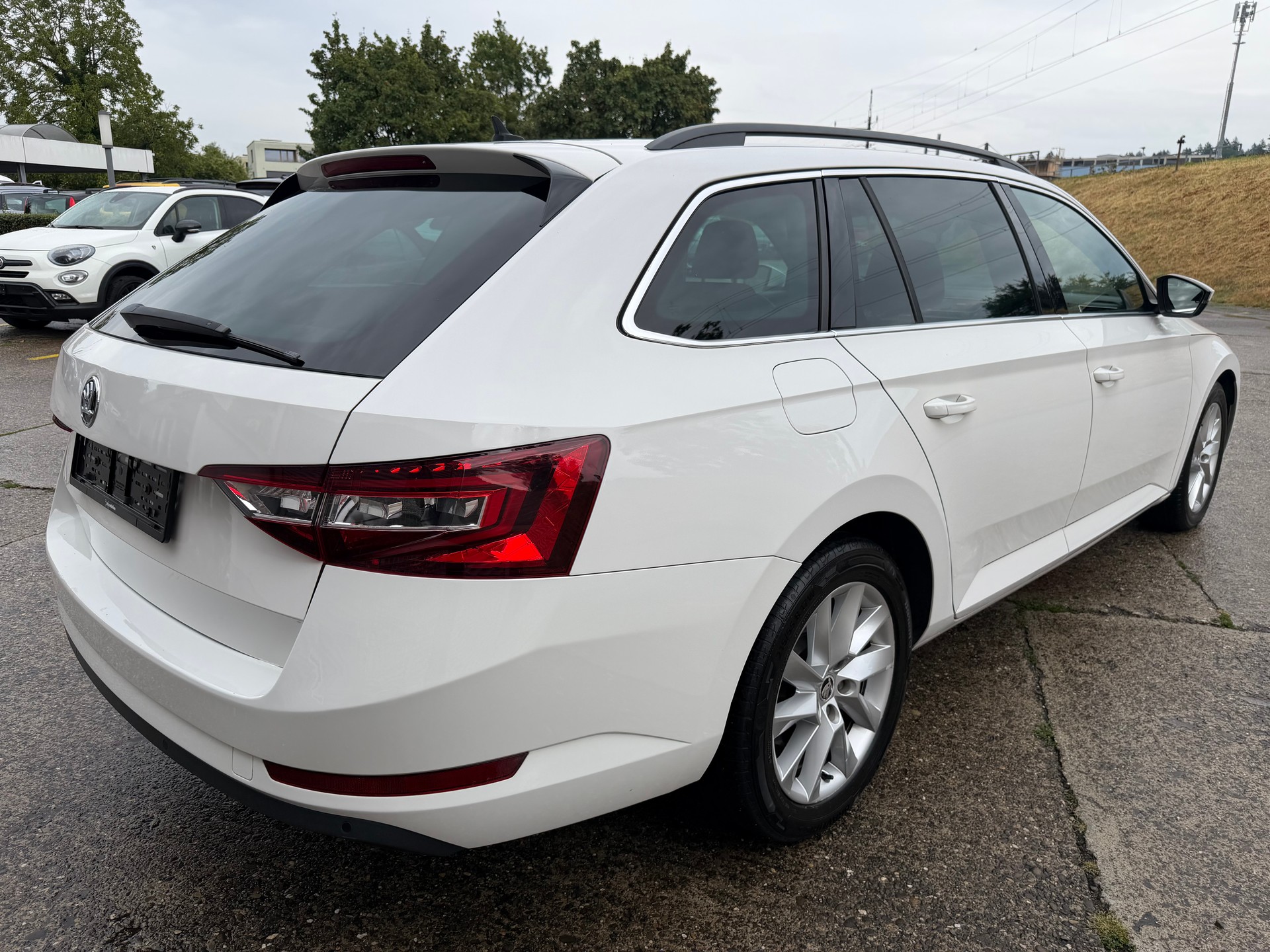 SKODA Superb Combi 2.0 TDi Ambition 4x4 DSG-image-4