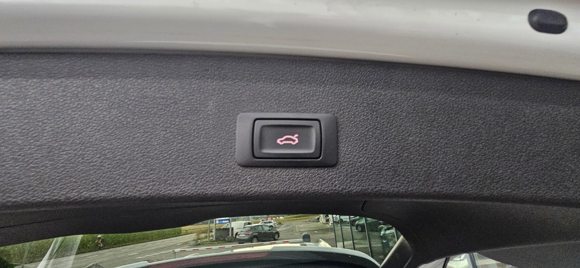 AUDI Q5 2.0 TDI quattro S-tronic-image-13