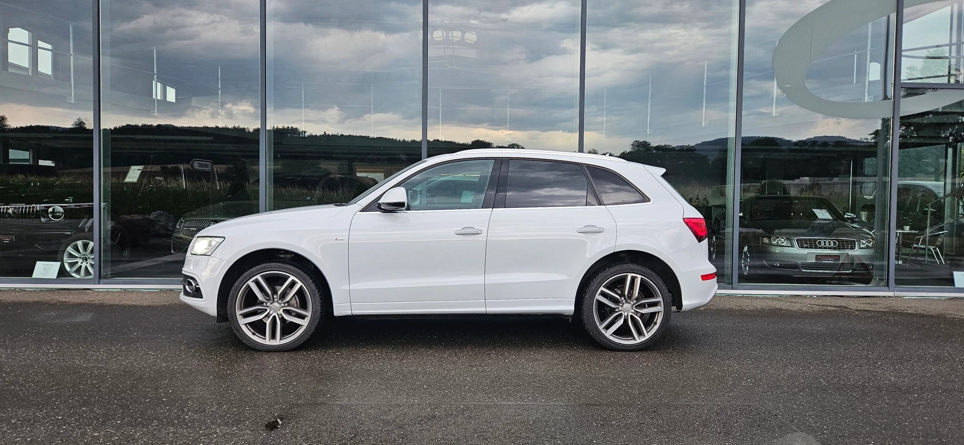 AUDI Q5 2.0 TDI quattro S-tronic-image-0