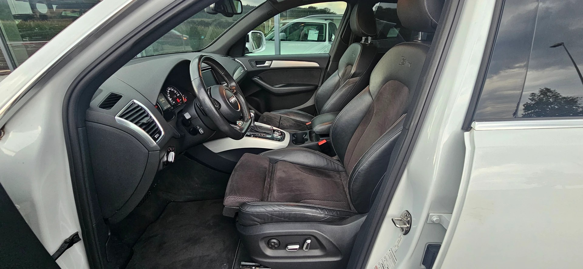 AUDI Q5 2.0 TDI quattro S-tronic-image-6