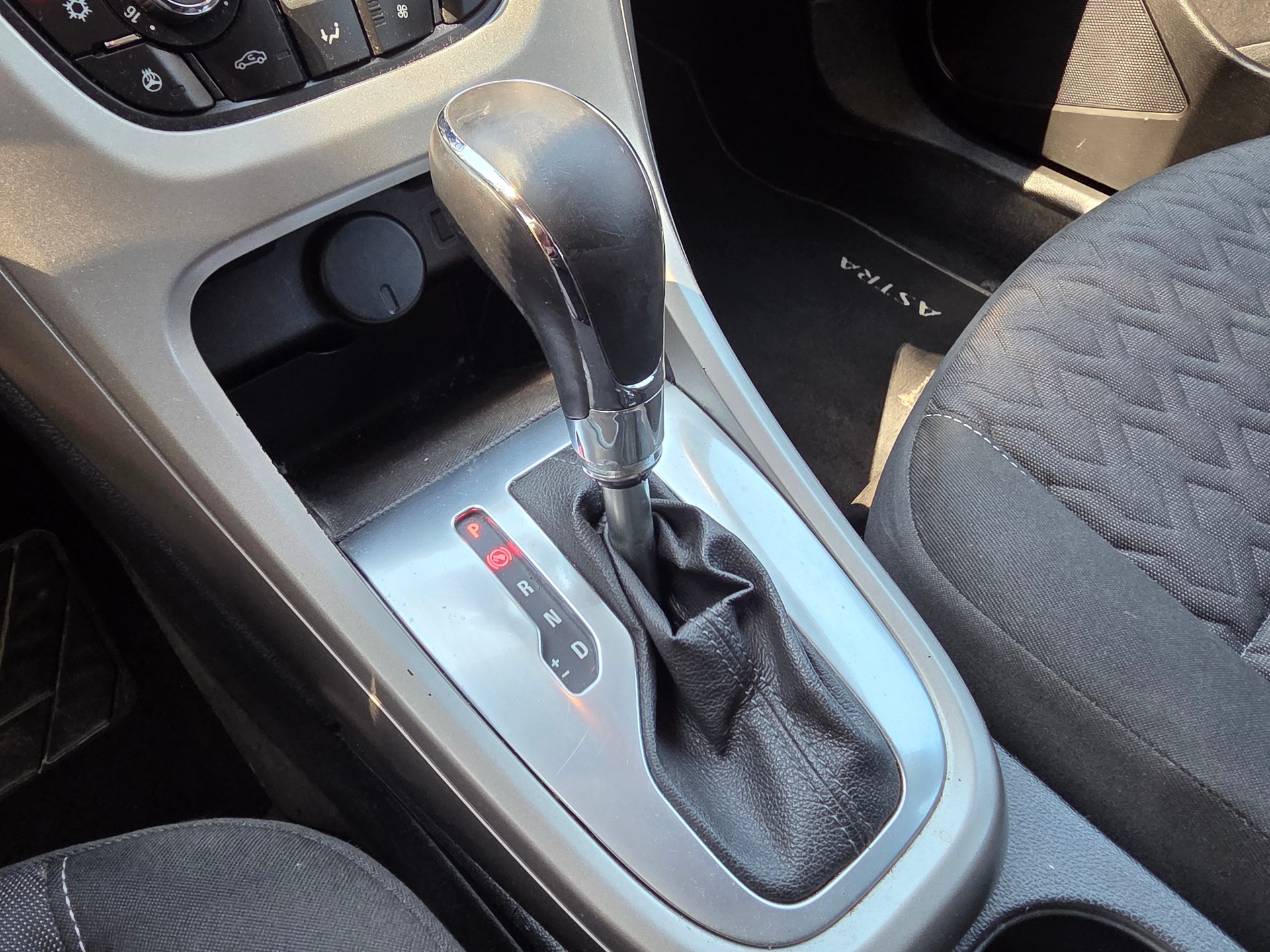 OPEL Astra 1.4i 16V Turbo Active Edition Automatic ☆☆☆ MFK: 27.05.2026 ☆☆☆-image-16