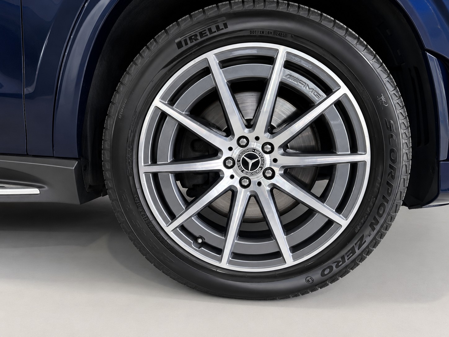 MERCEDES-BENZ GLS 350 d AMG Line 4matic * CH FAHRZEUG * CAVANSITBLAU *-image-23