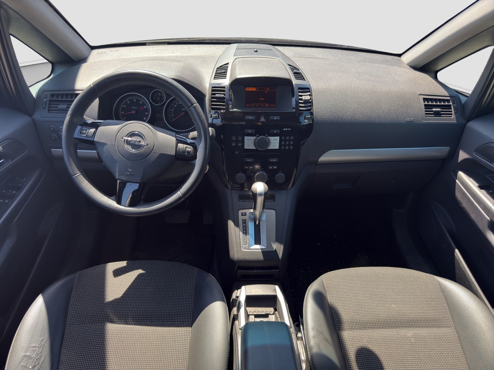 OPEL Zafira 2.2i 16V Sport Automatic-image-11