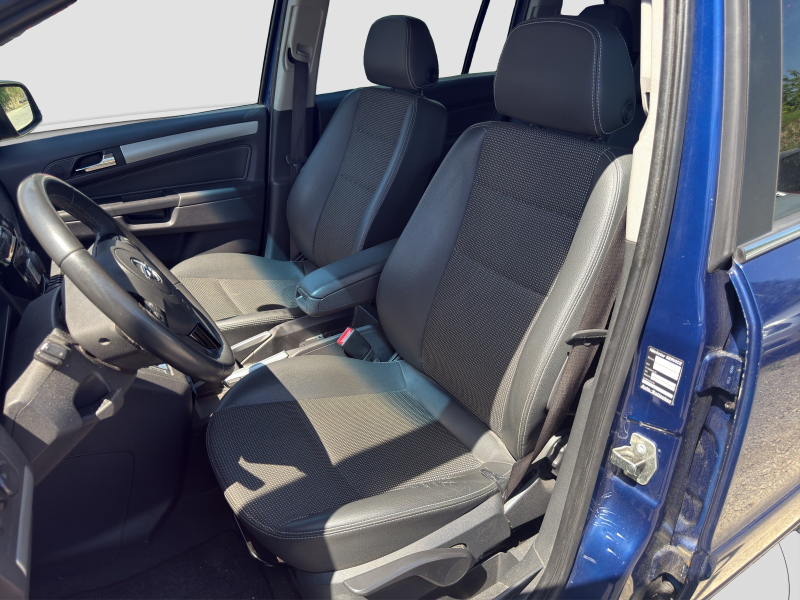 OPEL Zafira 2.2i 16V Sport Automatic-image-6