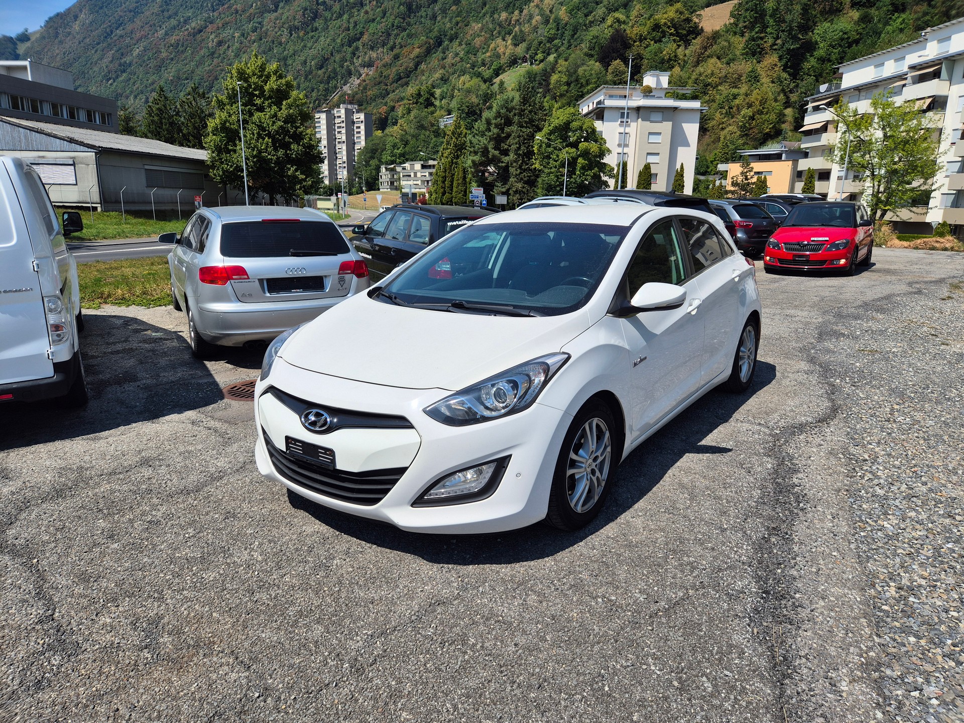 HYUNDAI i30 1.6 CRDi Comfort-image-0