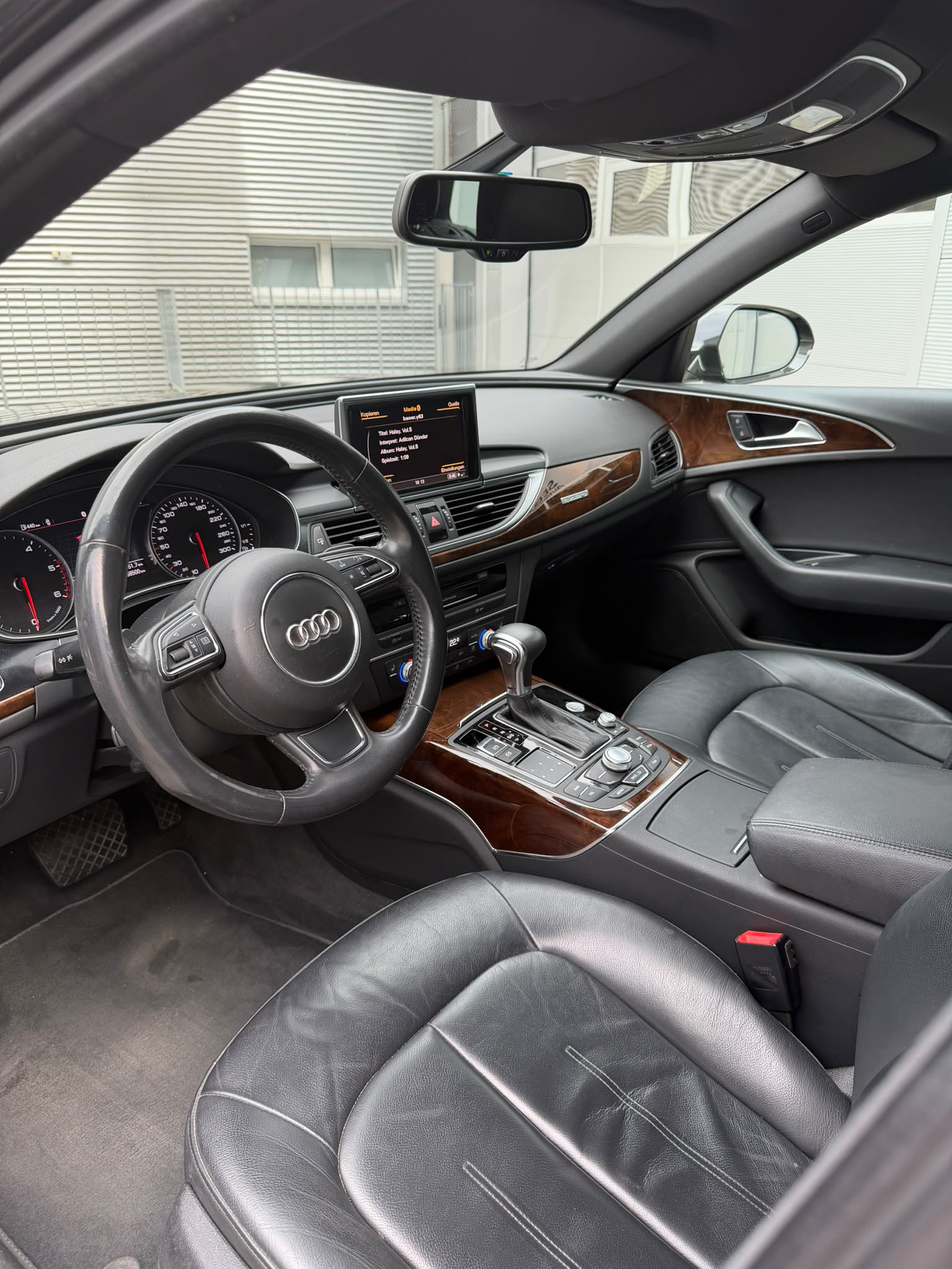 AUDI A6 Avant 3.0 TDI V6 quattro S-tronic-image-6