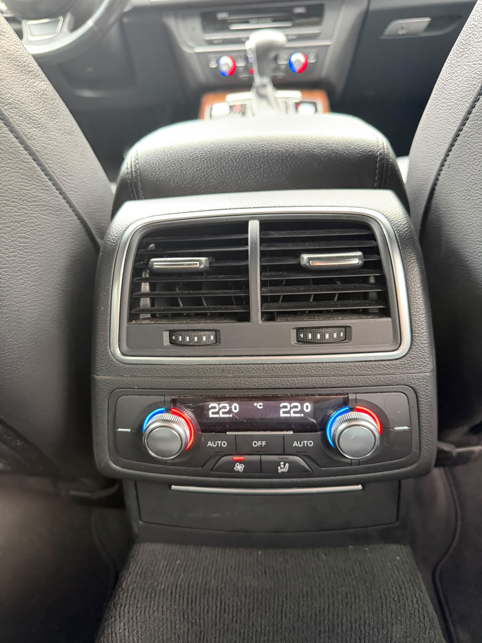 AUDI A6 Avant 3.0 TDI V6 quattro S-tronic-image-11