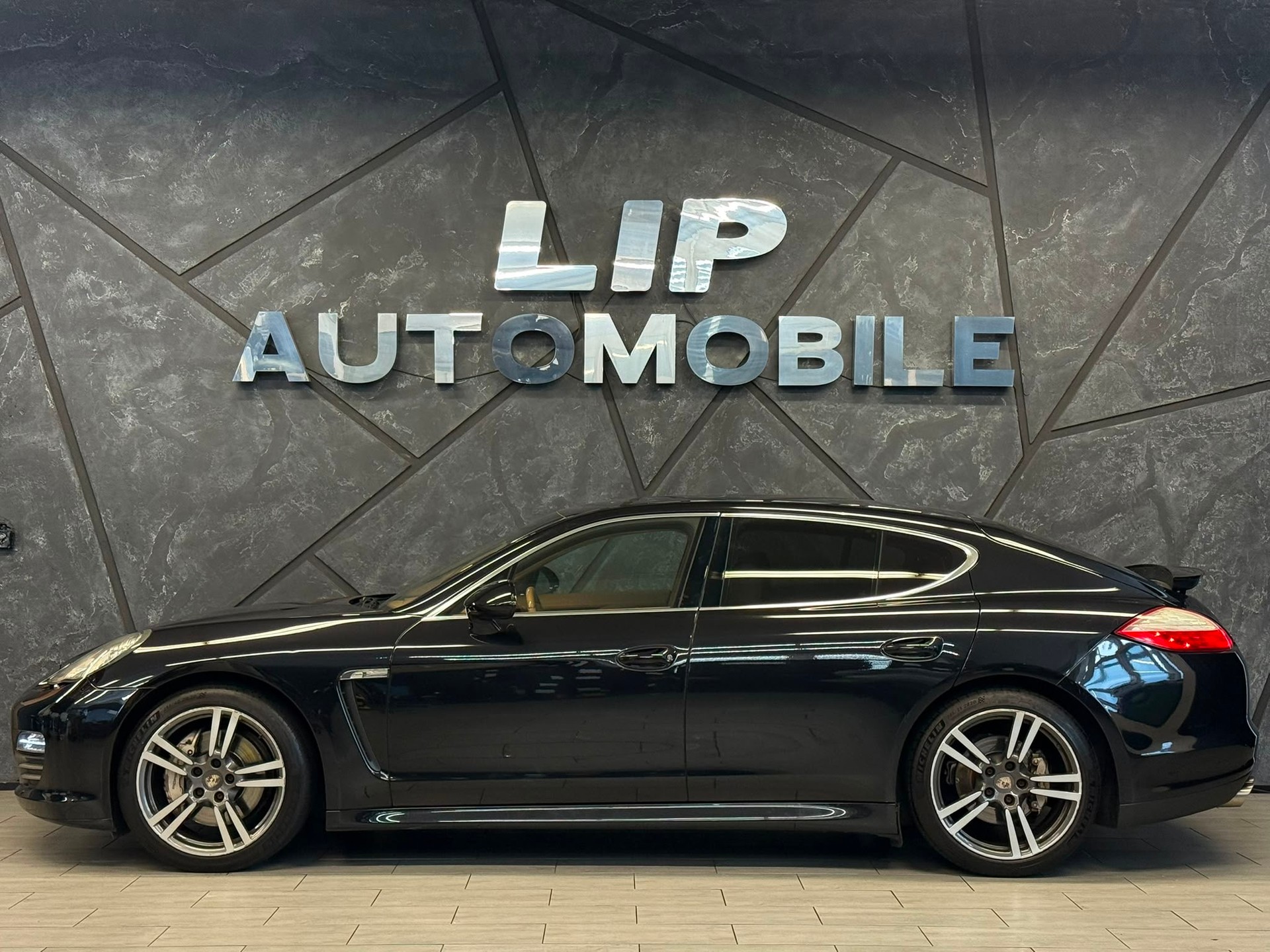 PORSCHE Panamera 4S 4.8 PDK-image-4