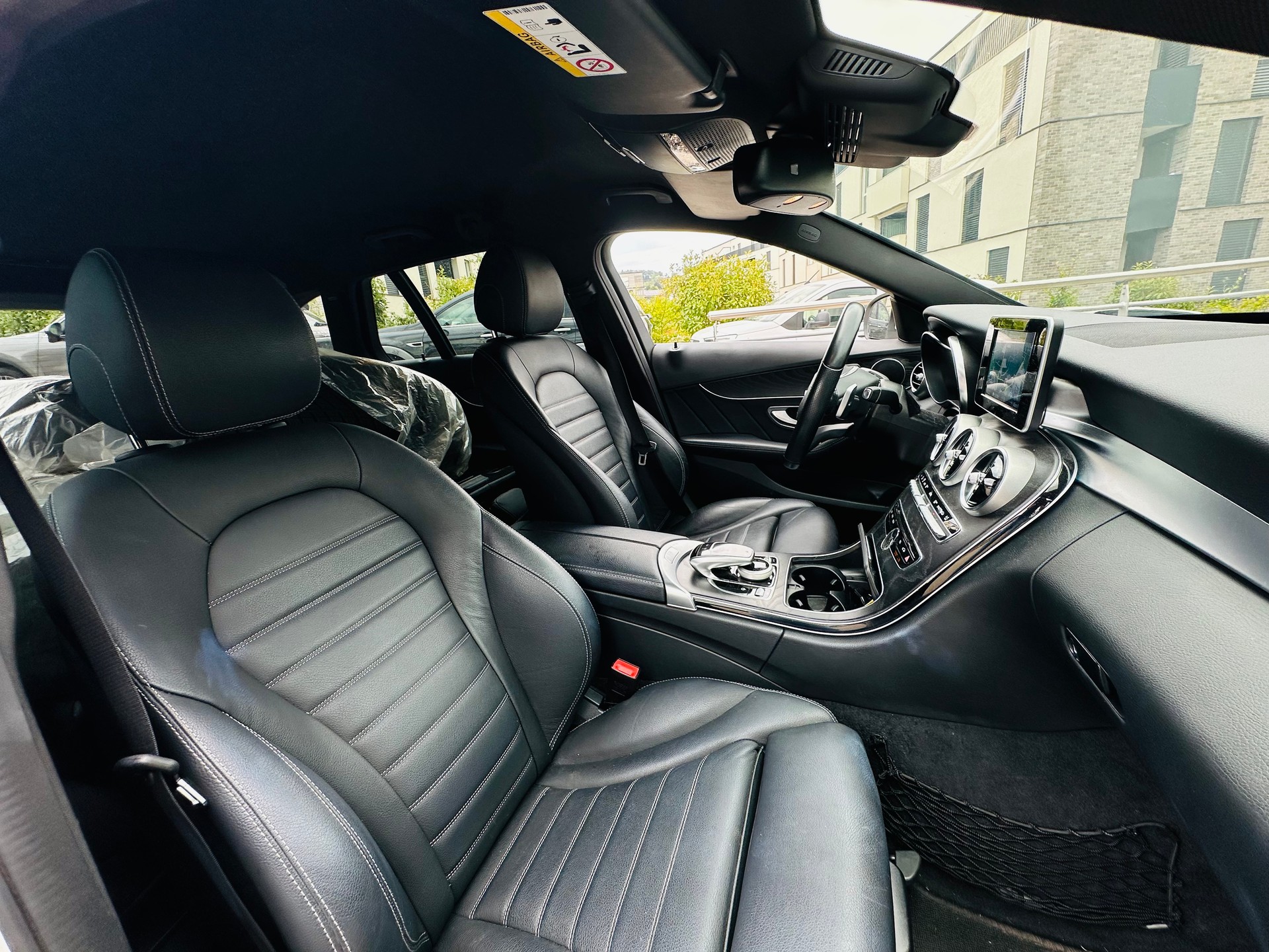 MERCEDES-BENZ C 200 AMG Line 4Matic 7G-Tronic-image-15