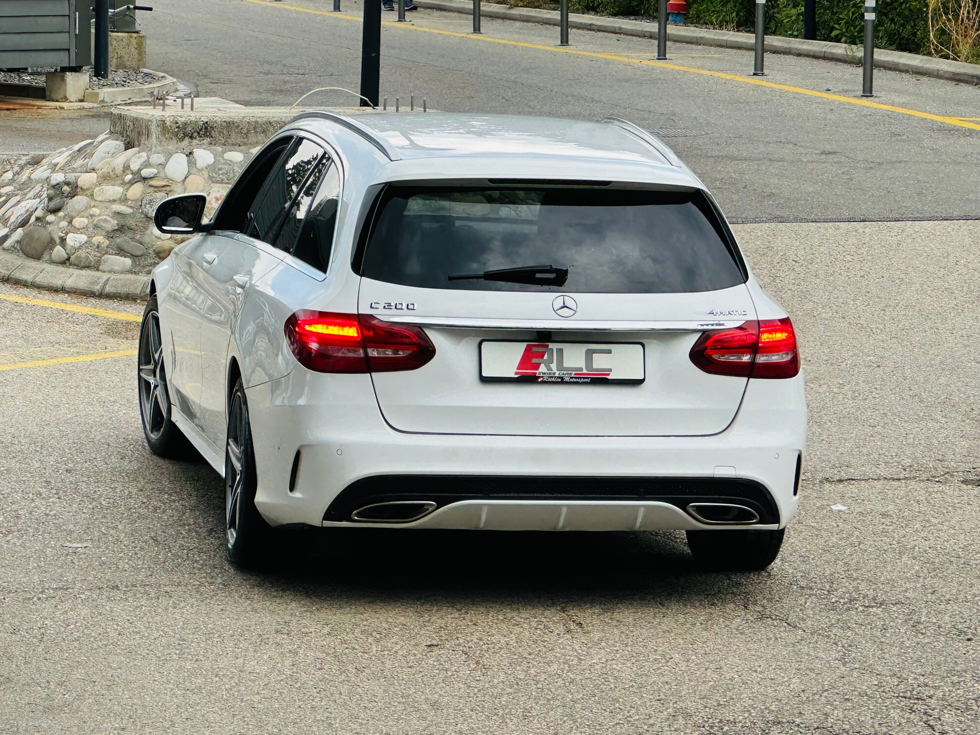 MERCEDES-BENZ C 200 AMG Line 4Matic 7G-Tronic-image-9