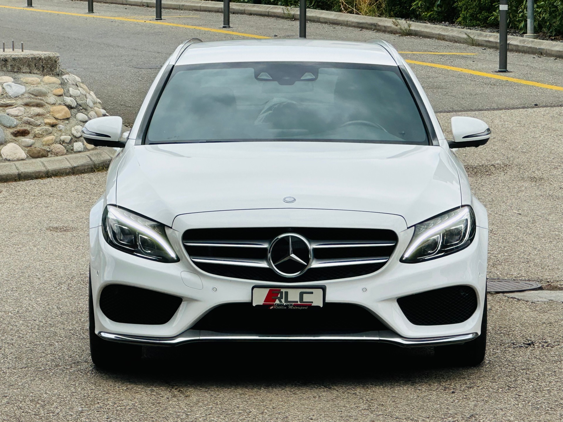 MERCEDES-BENZ C 200 AMG Line 4Matic 7G-Tronic-image-4