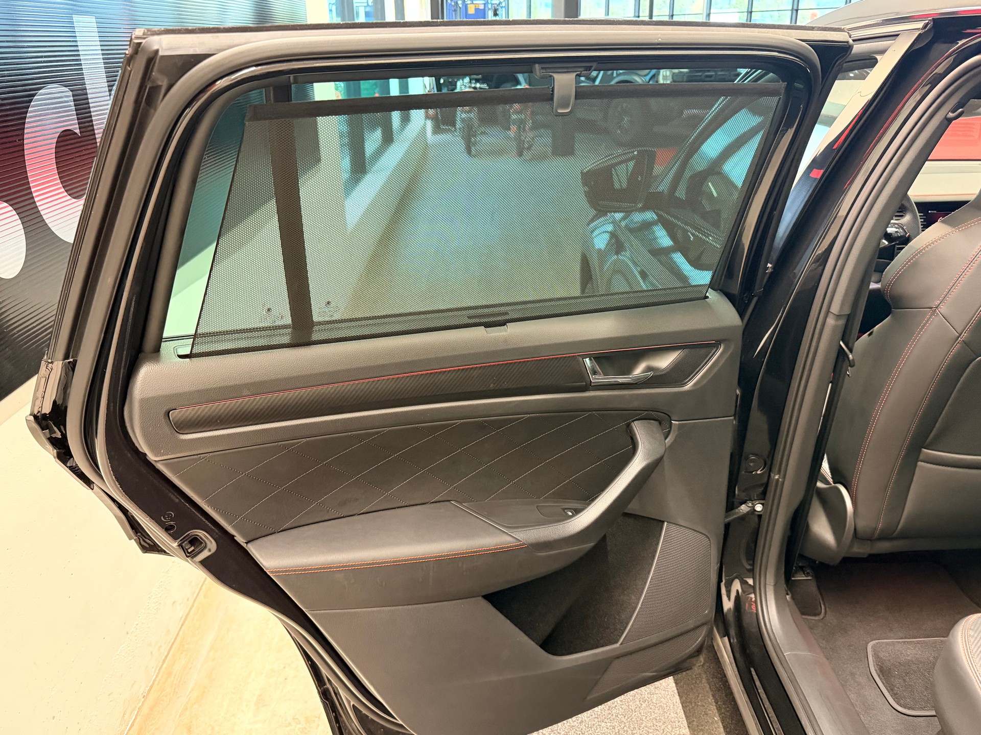 SKODA Kodiaq 2.0 TSI 4x4 RS-image-16