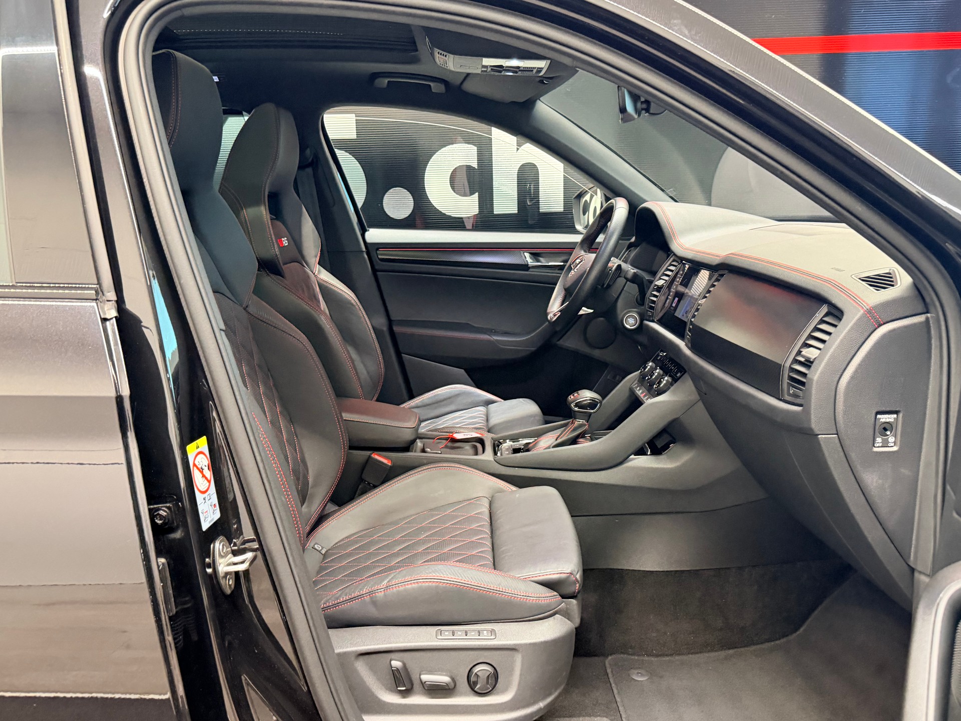 SKODA Kodiaq 2.0 TSI 4x4 RS-image-21