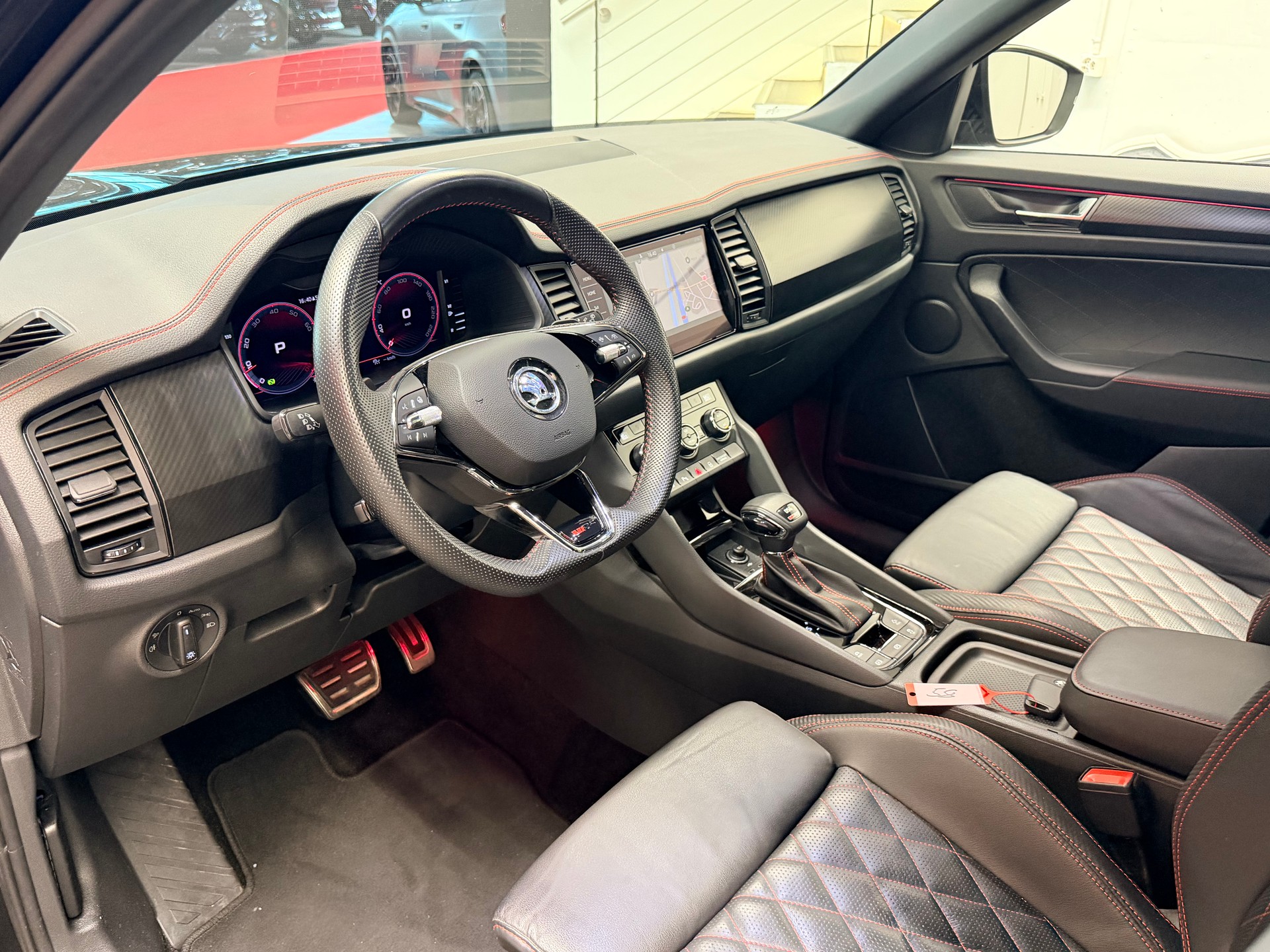 SKODA Kodiaq 2.0 TSI 4x4 RS-image-10