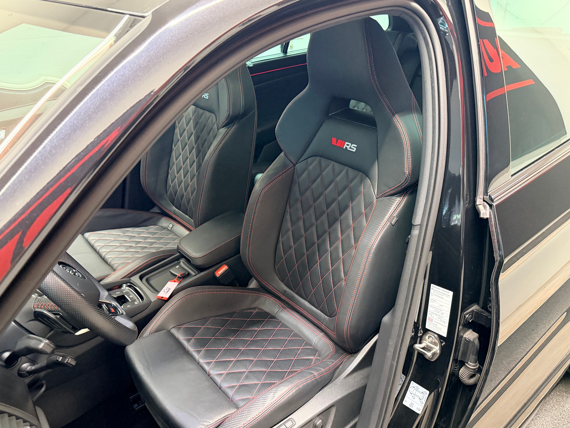 SKODA Kodiaq 2.0 TSI 4x4 RS-image-13