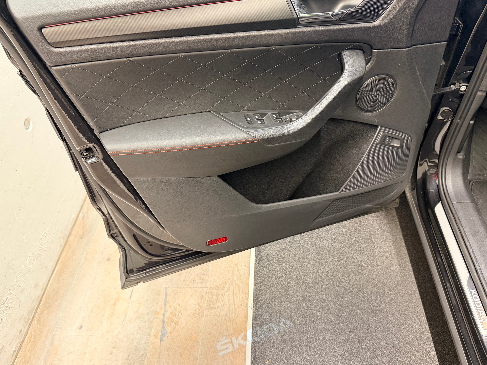 SKODA Kodiaq 2.0 TSI 4x4 RS-image-11