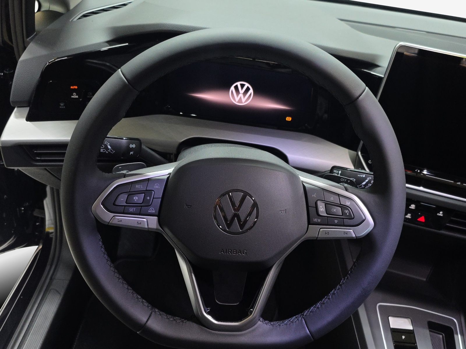 VW Golf 1.5 e TSI mHEV Value DSG-image-9