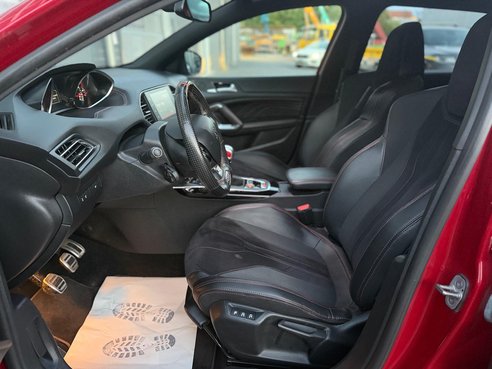 PEUGEOT 308 1.6 GTi-image-8
