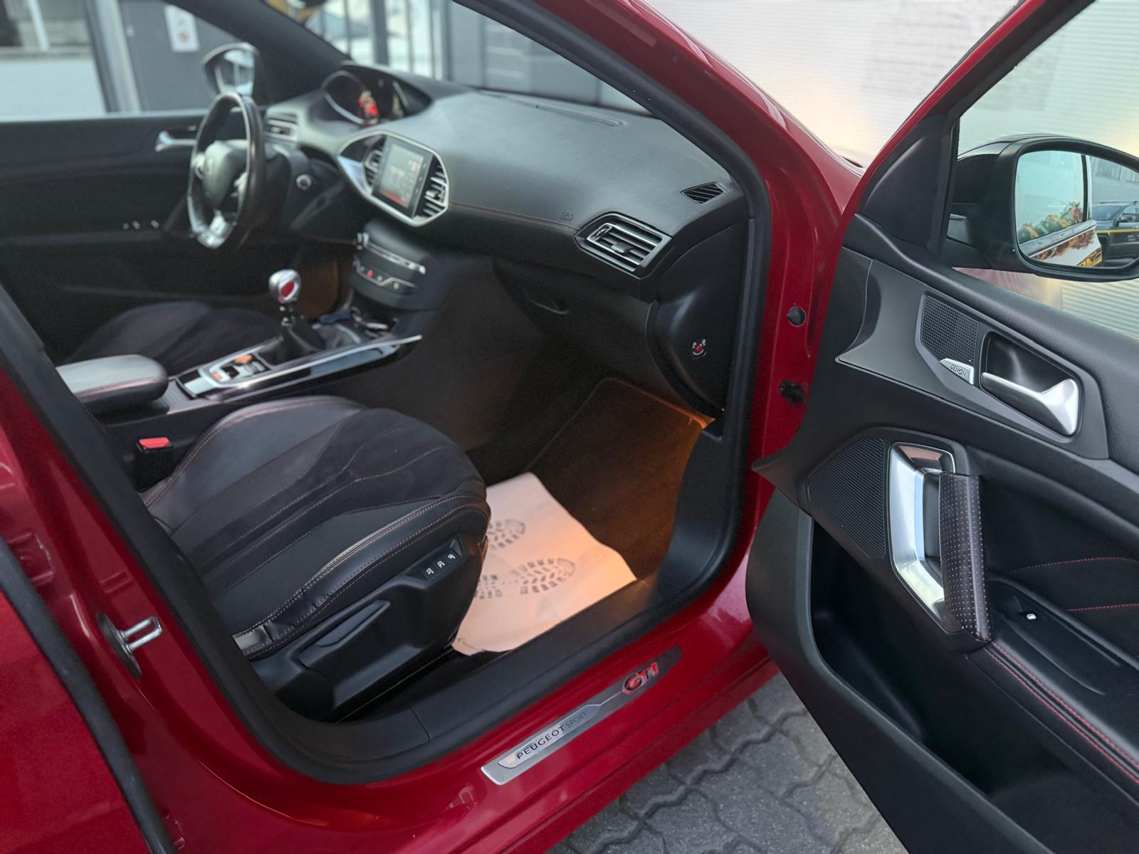 PEUGEOT 308 1.6 GTi-image-12