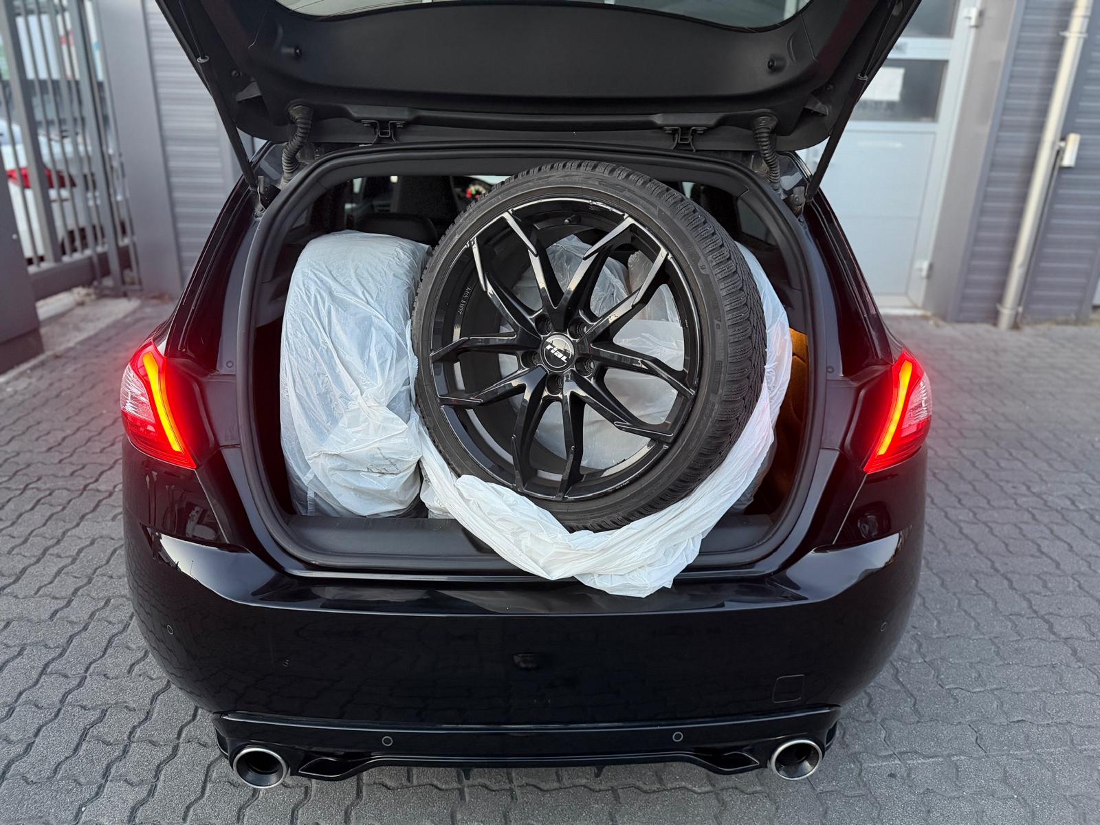 PEUGEOT 308 1.6 GTi-image-16